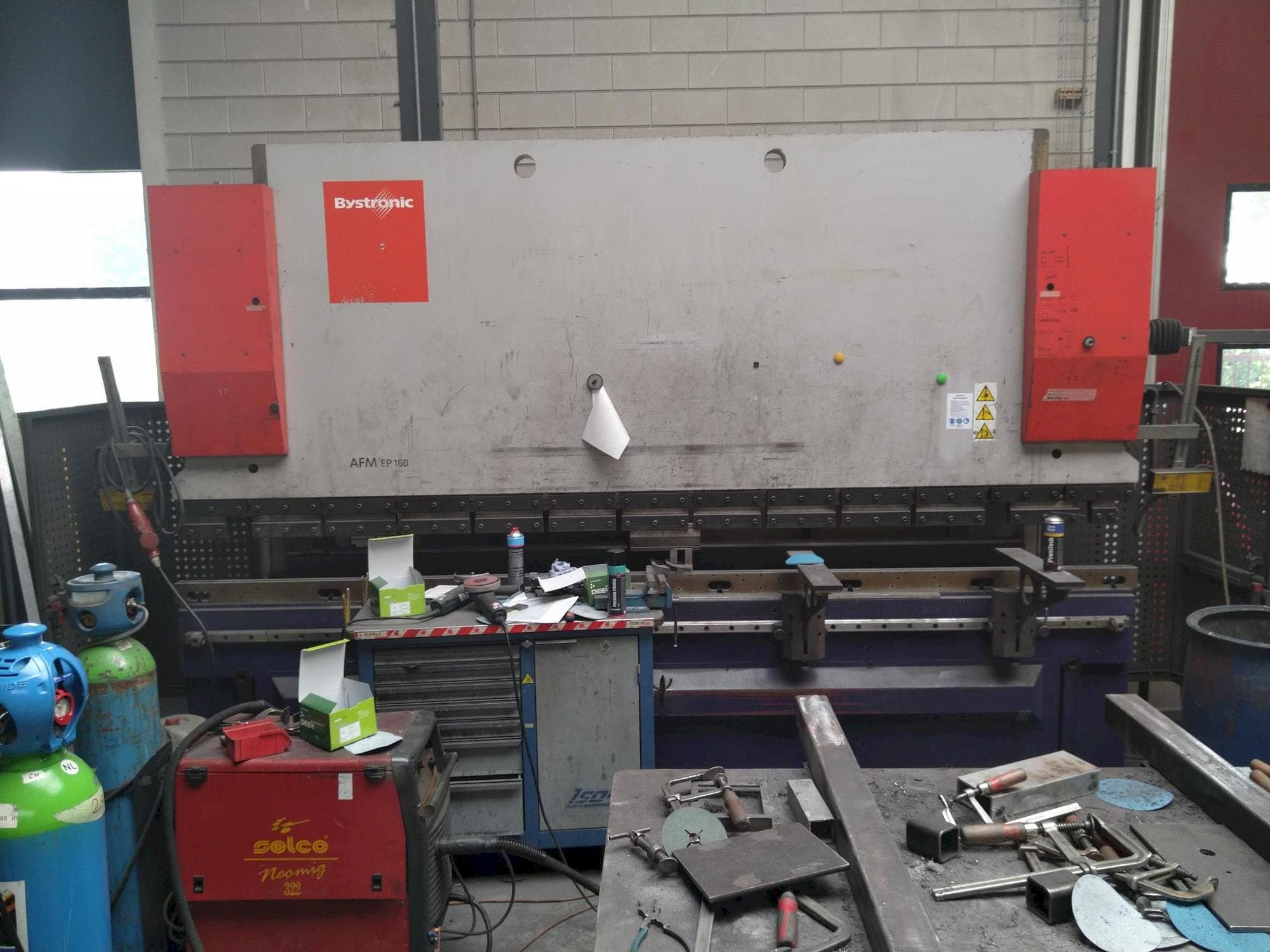 Koneen  Bystronic EP40-160 etunäkymä