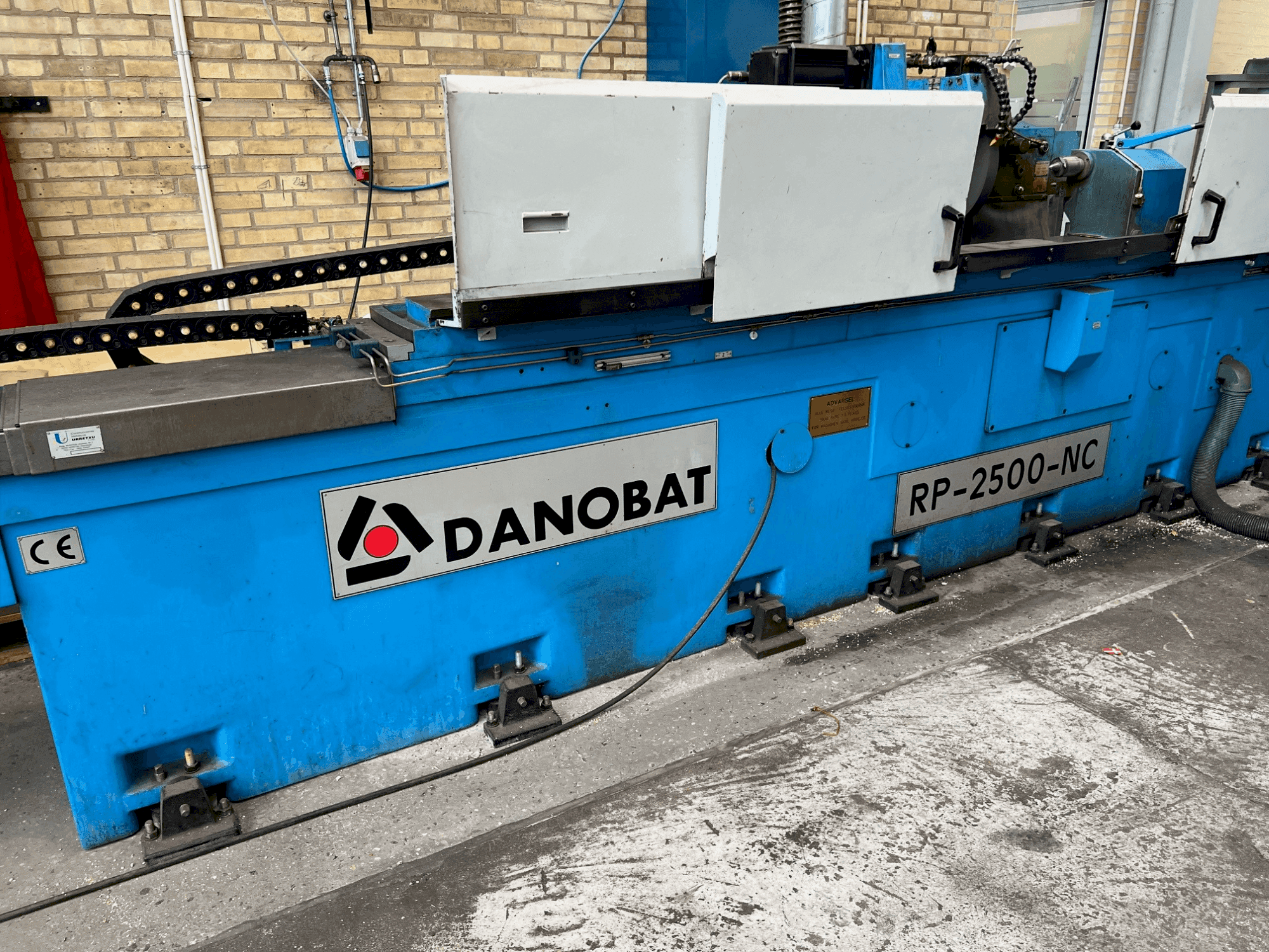 Koneen  DANOBAT RP-2500-NC etunäkymä