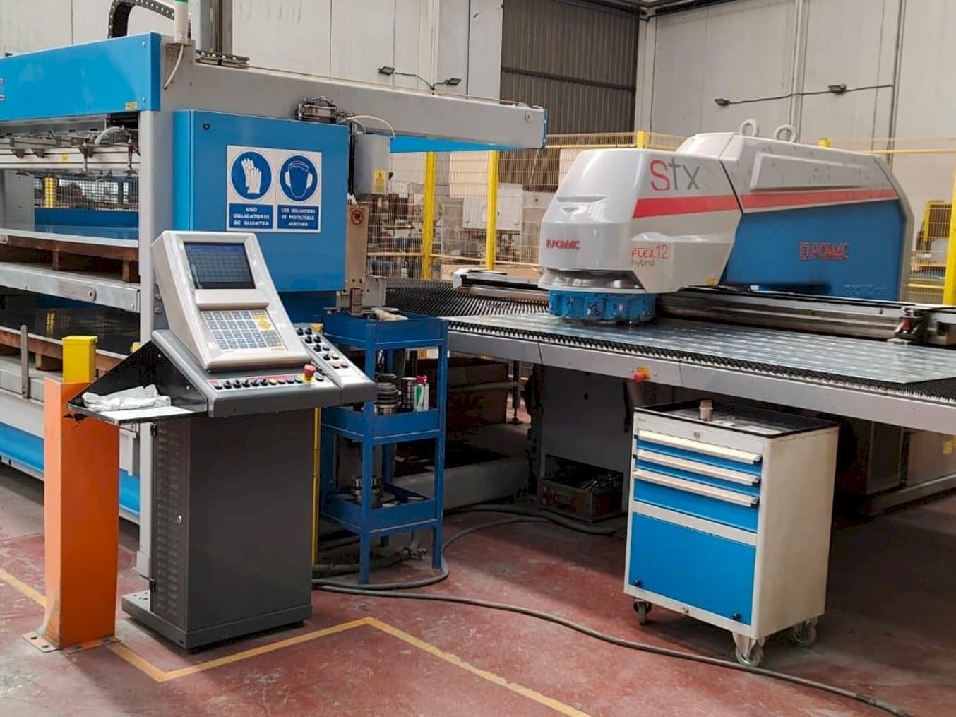 Koneen  Euromac STX Plus 1250/30-2500 Flex 12 Hybrid etunäkymä