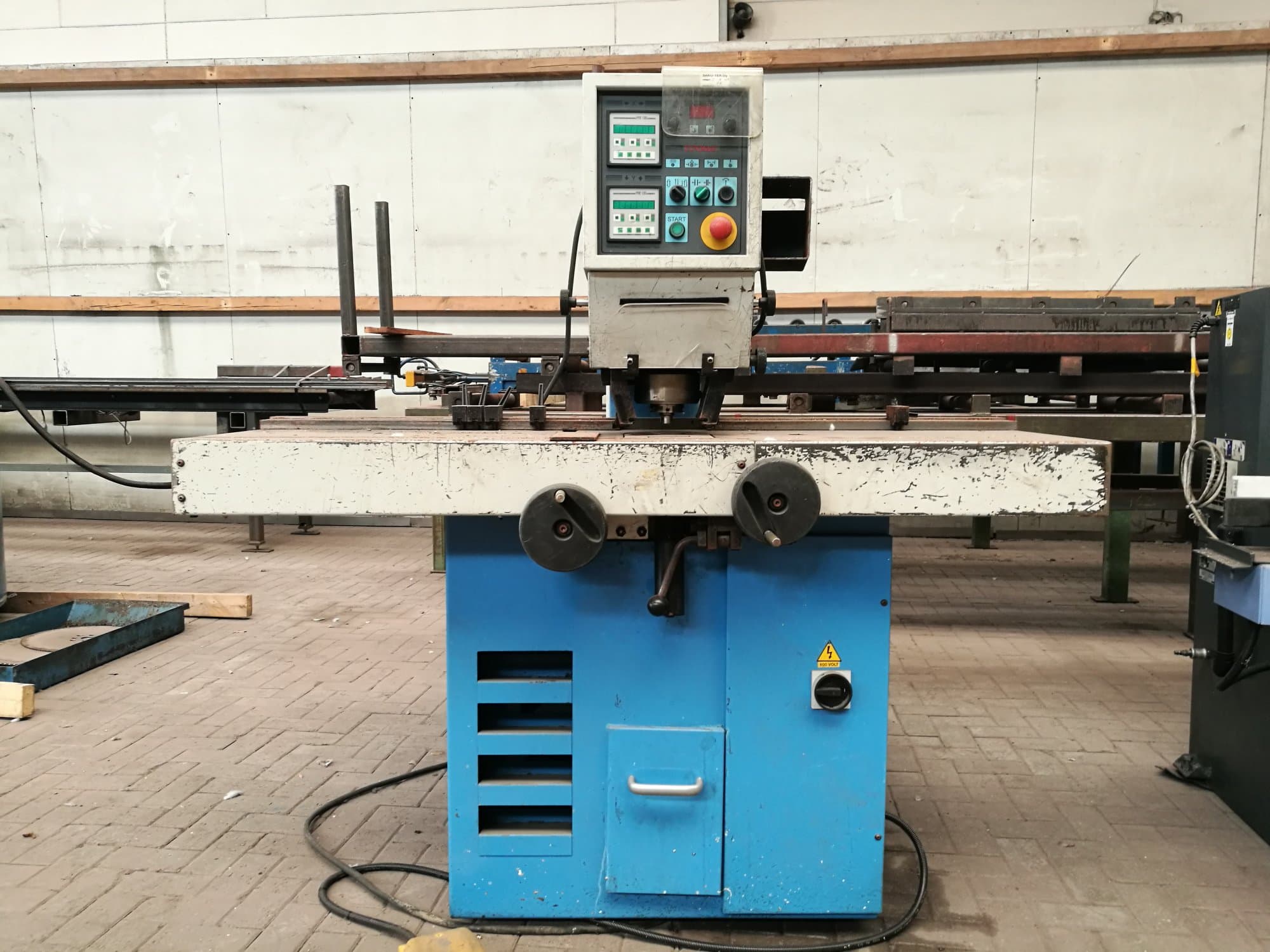 Koneen  Euromac etunäkymä XP 750/25