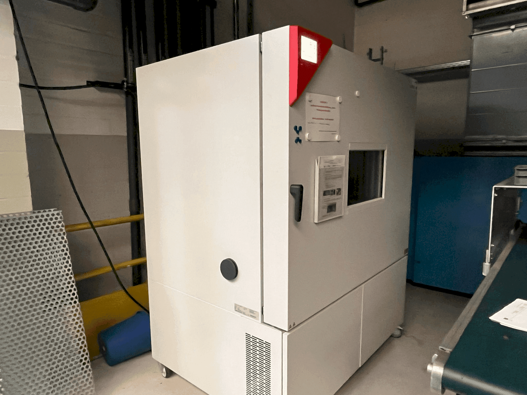 Koneen  BINDER MKFT 720 etunäkymä