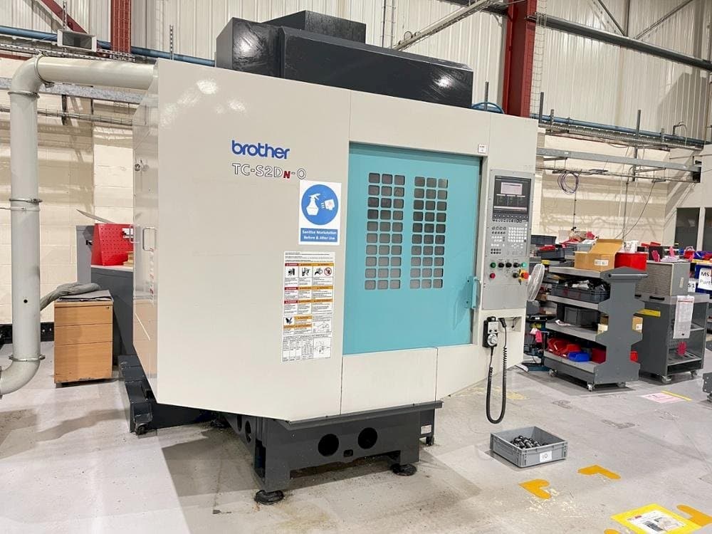 Koneen  Brother TC-S2DN-0 etunäkymä