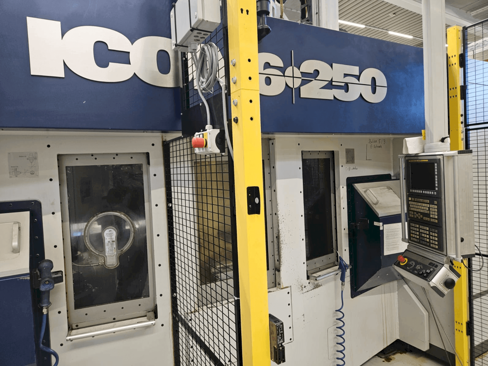 Koneen  ICON 6-250 etunäkymä