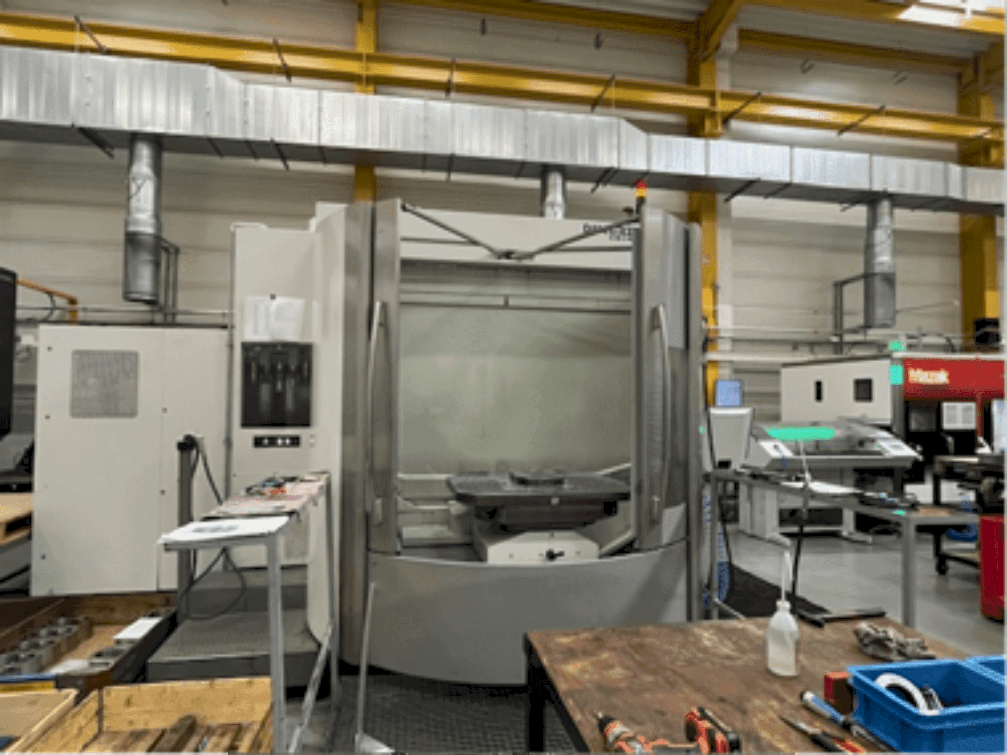 Koneen  DMG GILDEMEISTER DMC 125U etunäkymä