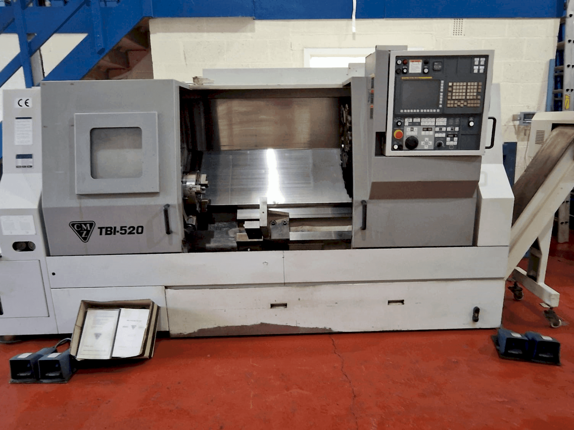 Koneen  CMZ TBI 520 CNC etunäkymä