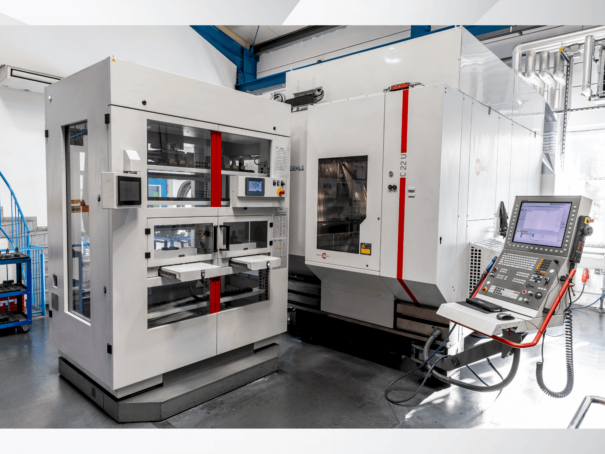 Koneen  HERMLE C22 with handling system IH30 etunäkymä