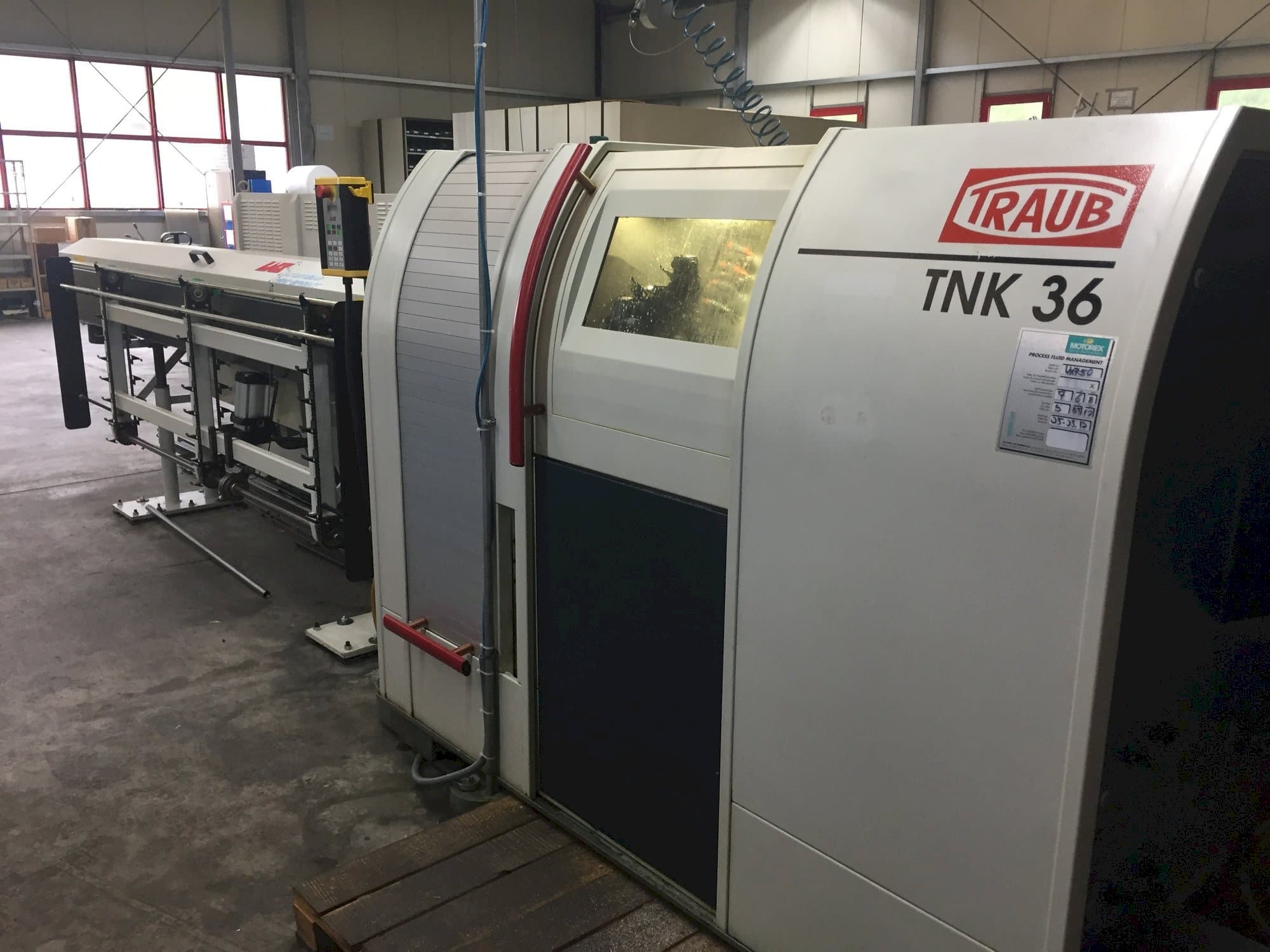 Koneen  TRAUB TNK 36 etunäkymä