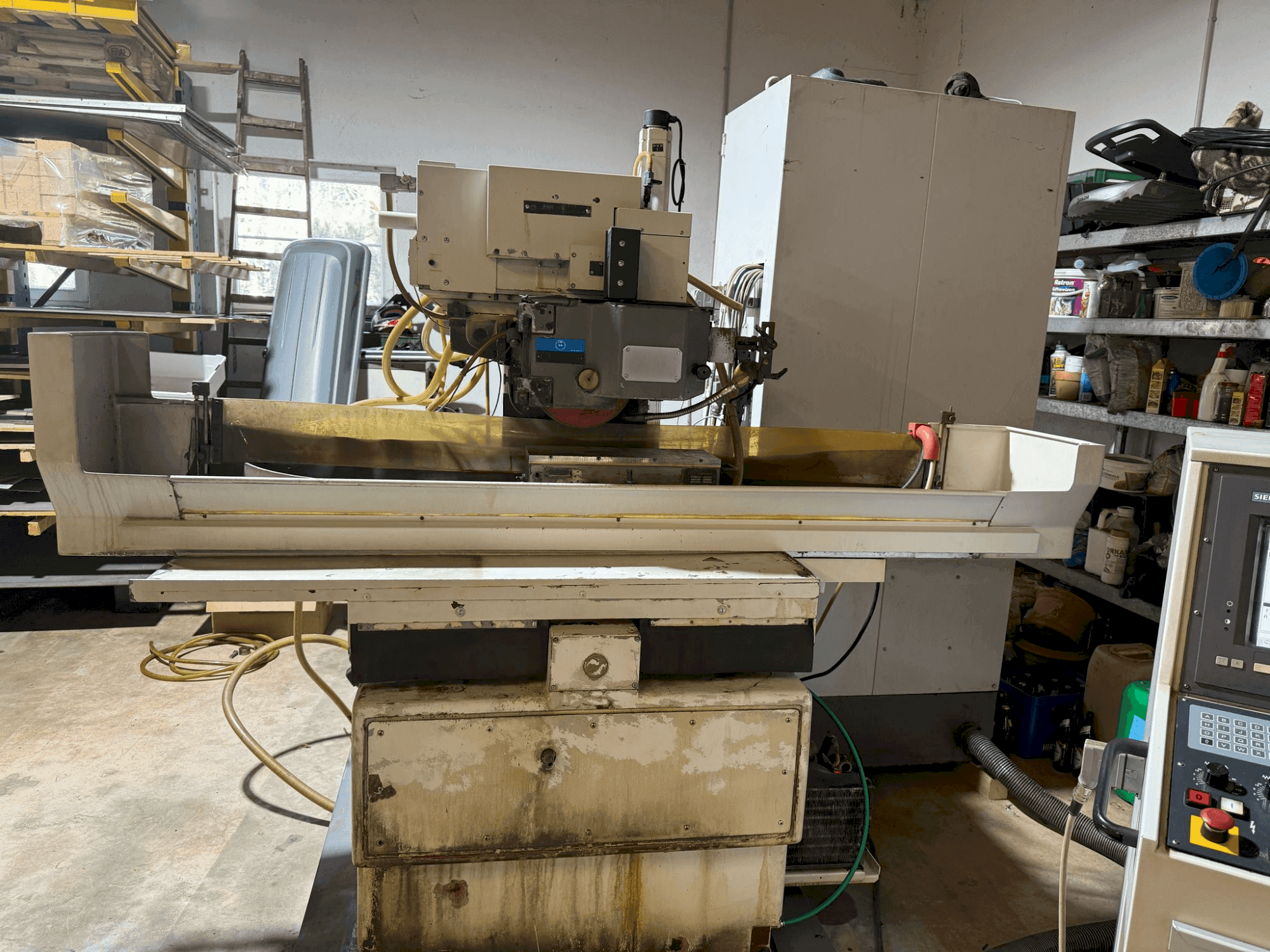 Koneen  JUNG J 525C etunäkymä