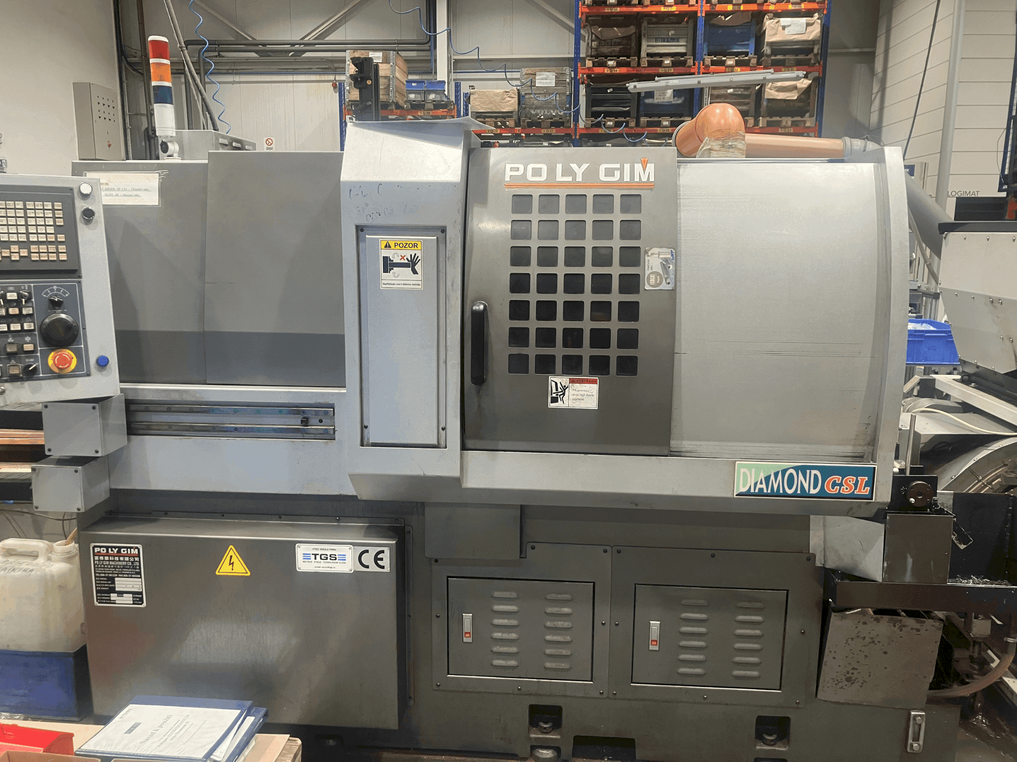 Koneen  PO LY GIM Diamond 32CSL etunäkymä