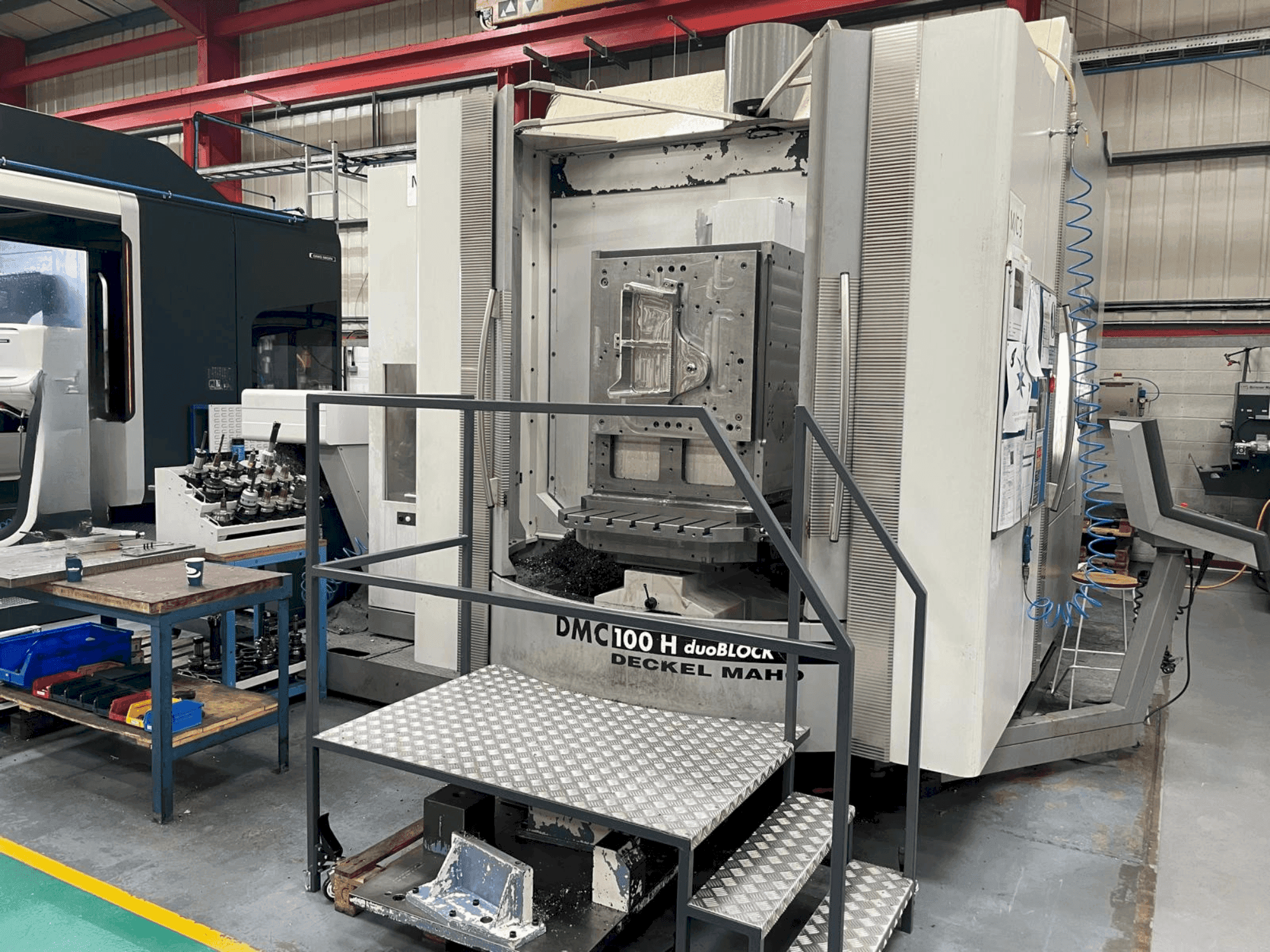Koneen  DMG DECKEL MAHO DMC 100H duoBLOCK etunäkymä