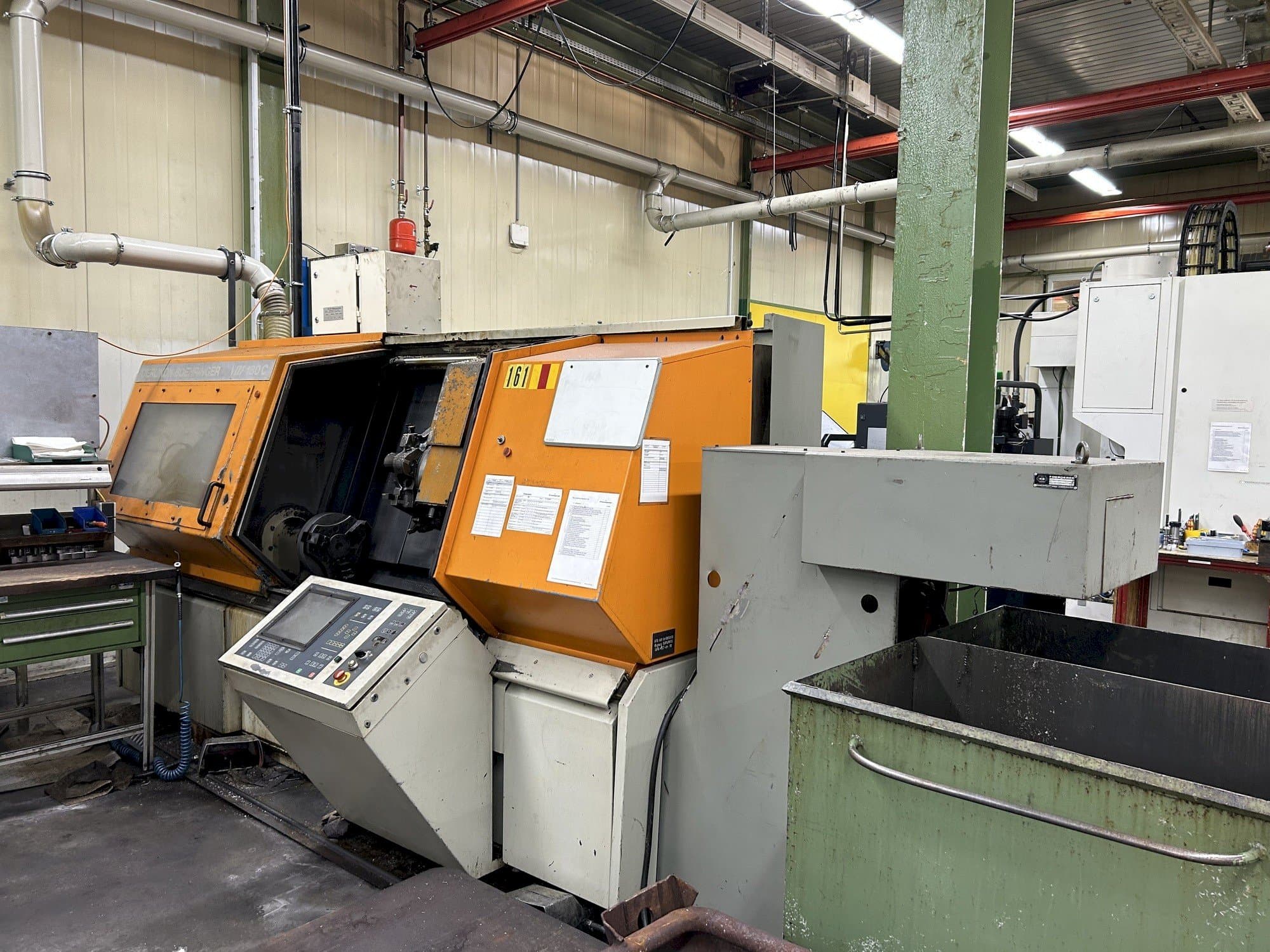 Koneen  BOEHRINGER VDF 180 C-U oikea näkymä