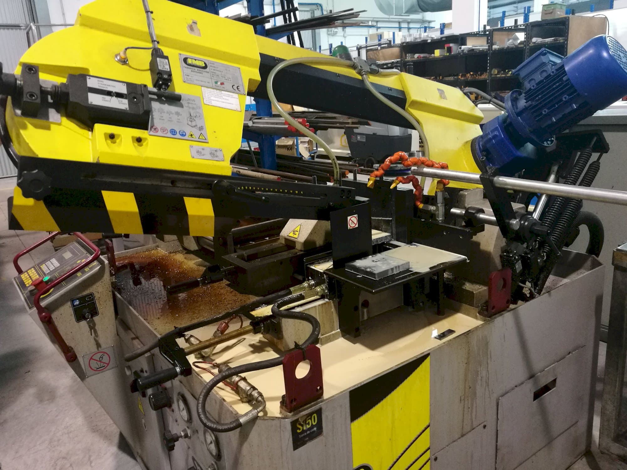 Koneen  FMB etunäkymä Zeus