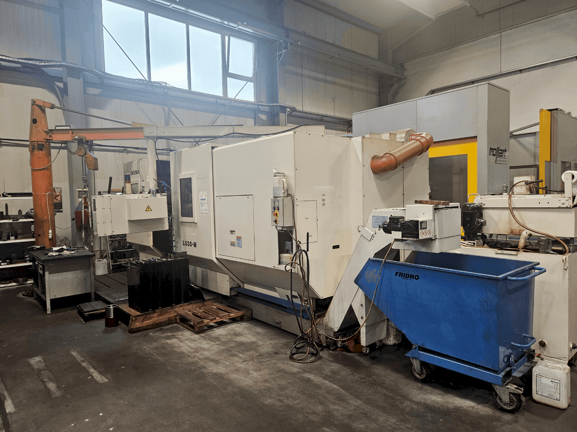 Koneen  Okuma LU 35-M etunäkymä