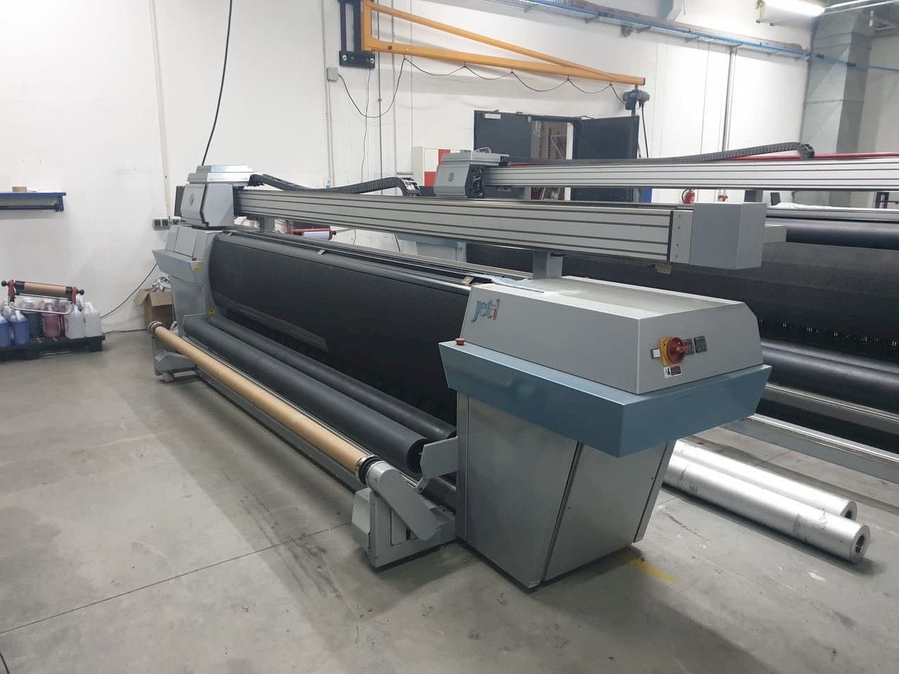 Koneen  JETI 3300 etunäkymä