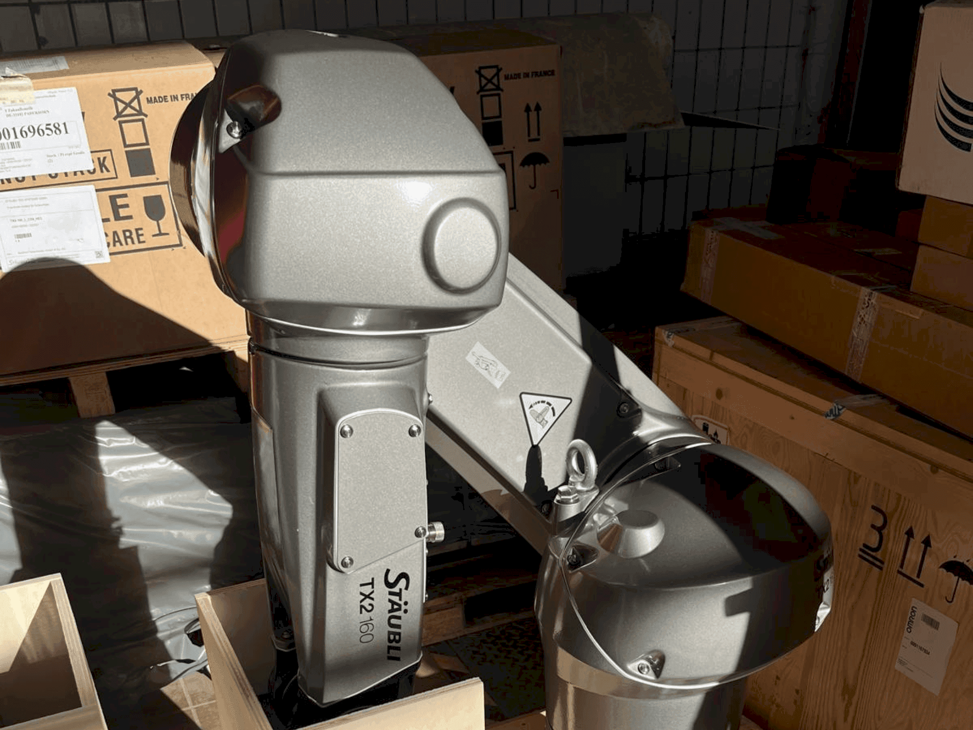 Koneen  STAUBLI TX2-160 HE etunäkymä