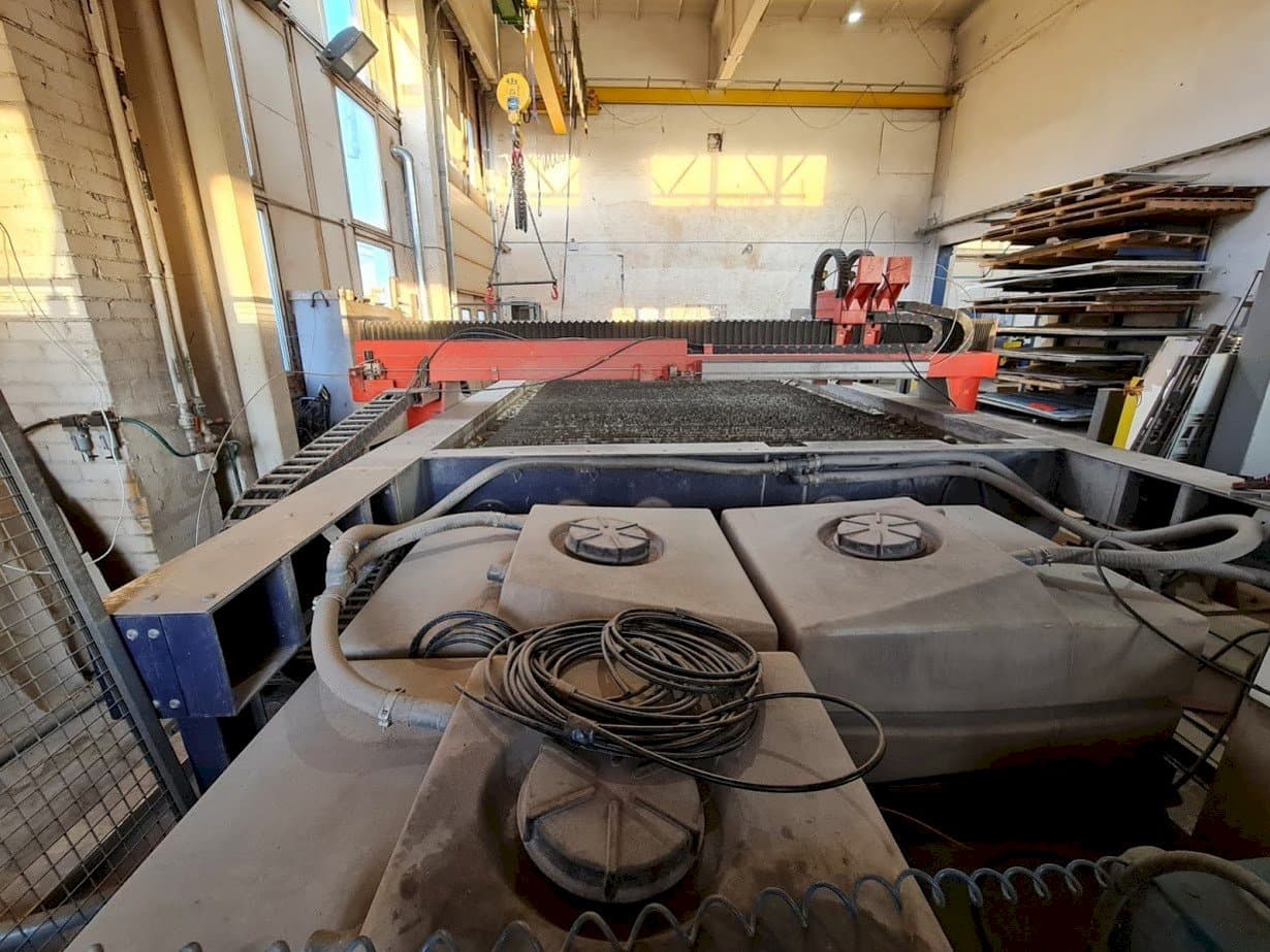 Koneen  Bystronic ByJet Classic L 6030 etunäkymä