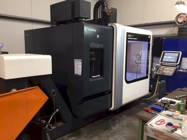 Koneen  DECKEL MAHO DMU 70 etunäkymä