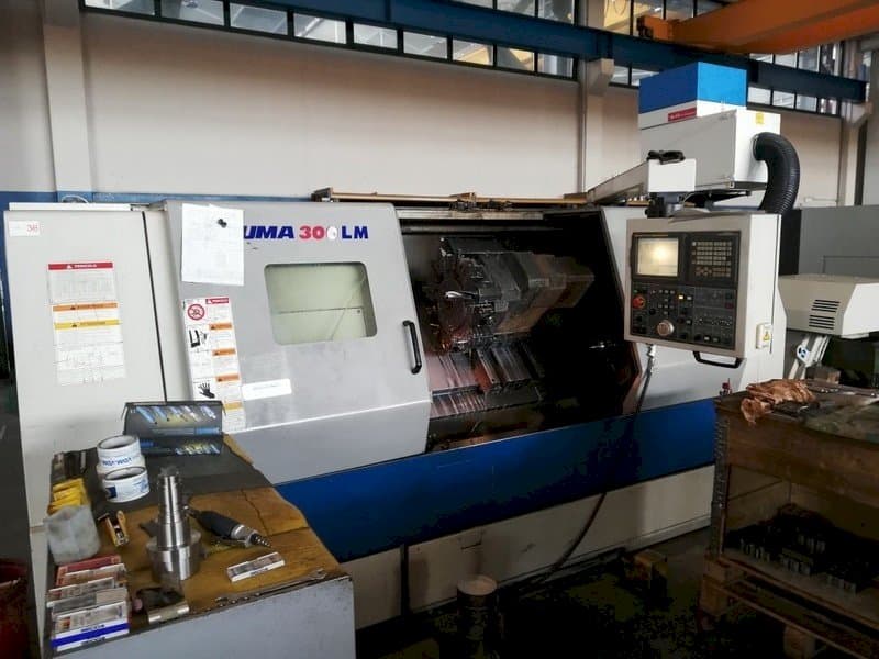 Koneen  Doosan PUMA 300 LMB etunäkymä