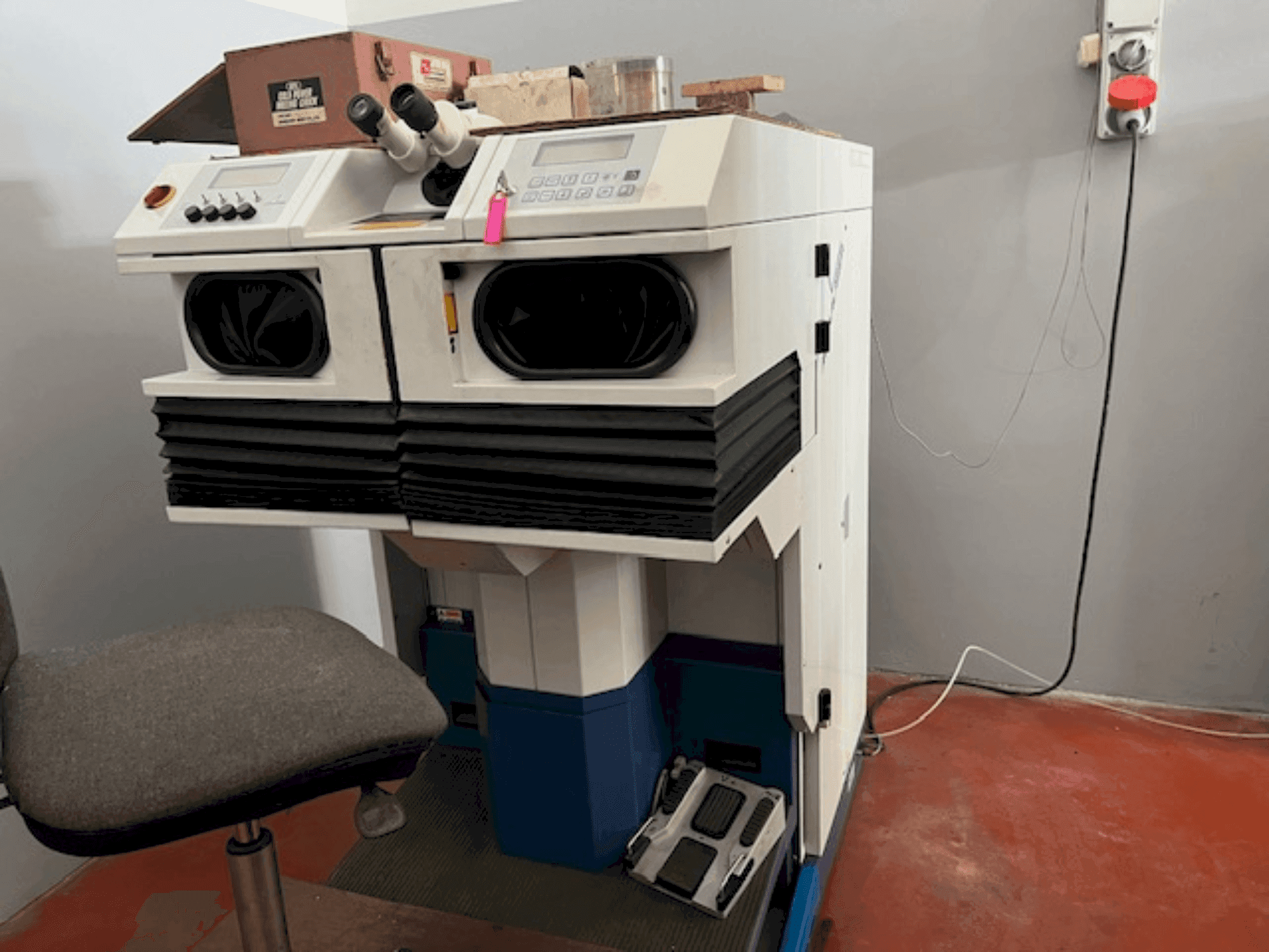 Koneen  ALPHA LASER ALW 150 etunäkymä