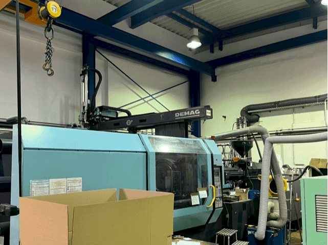 Koneen DEMAG 500/900-5200 etunäkymä