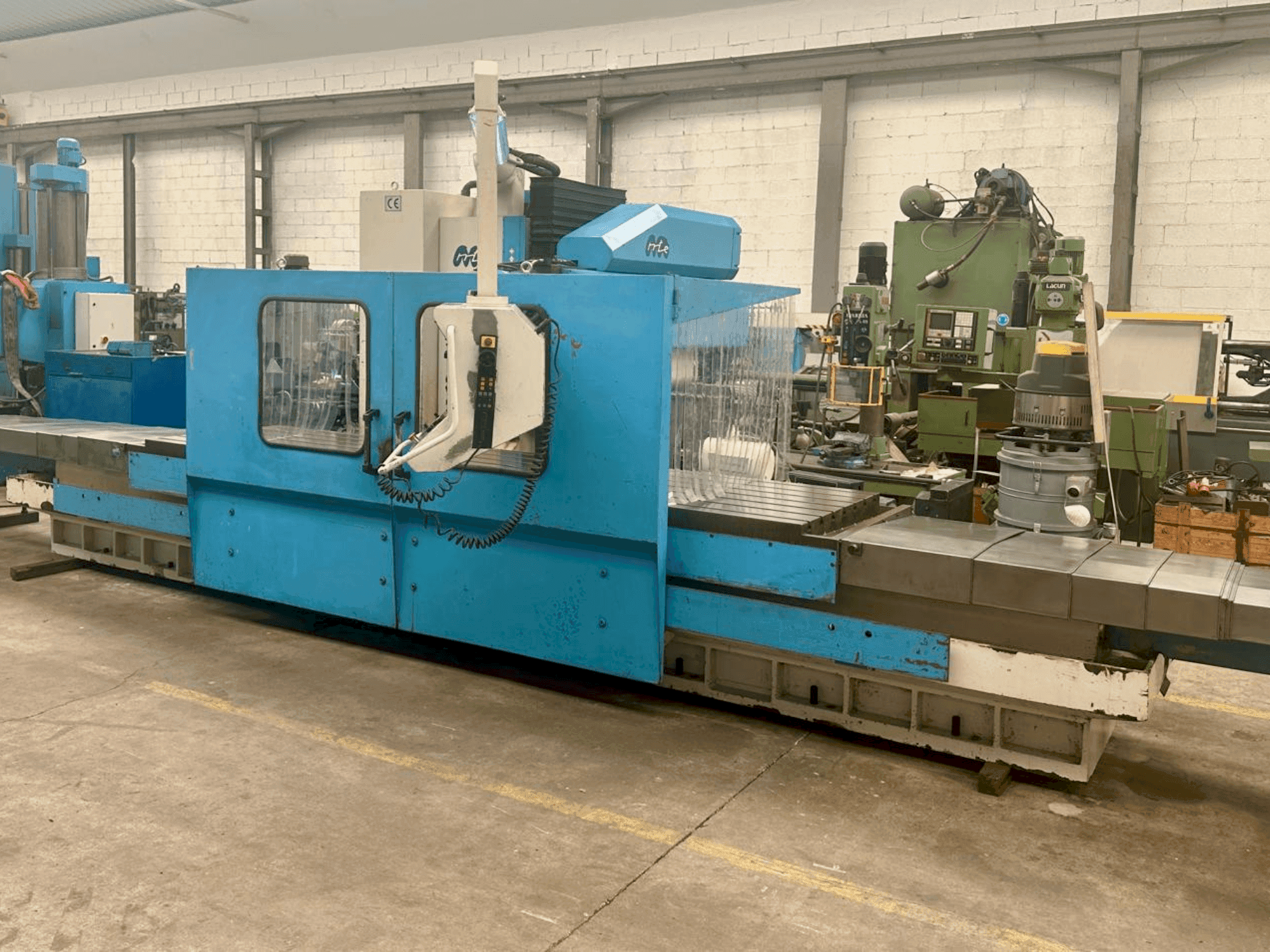 Koneen  MTE BF 4200 etunäkymä