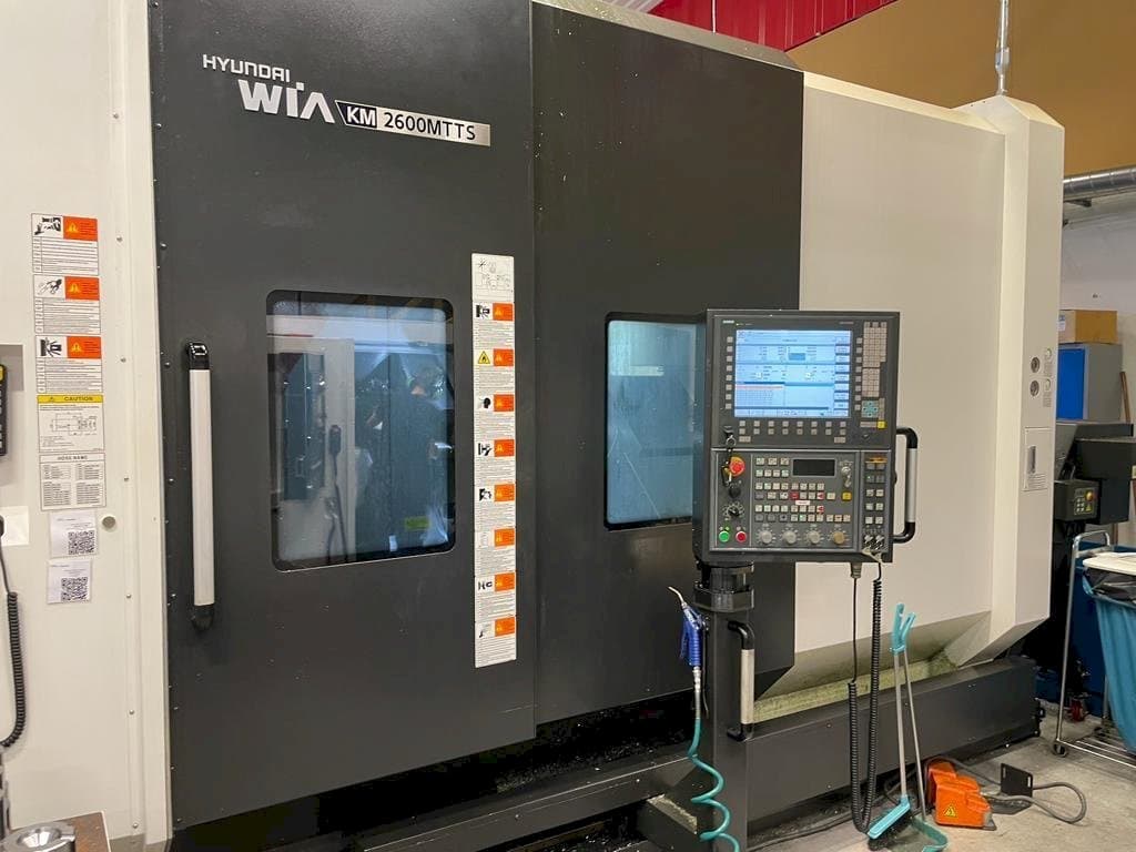 Koneen  Hyundai Wia KM 2600 MTTS etunäkymä