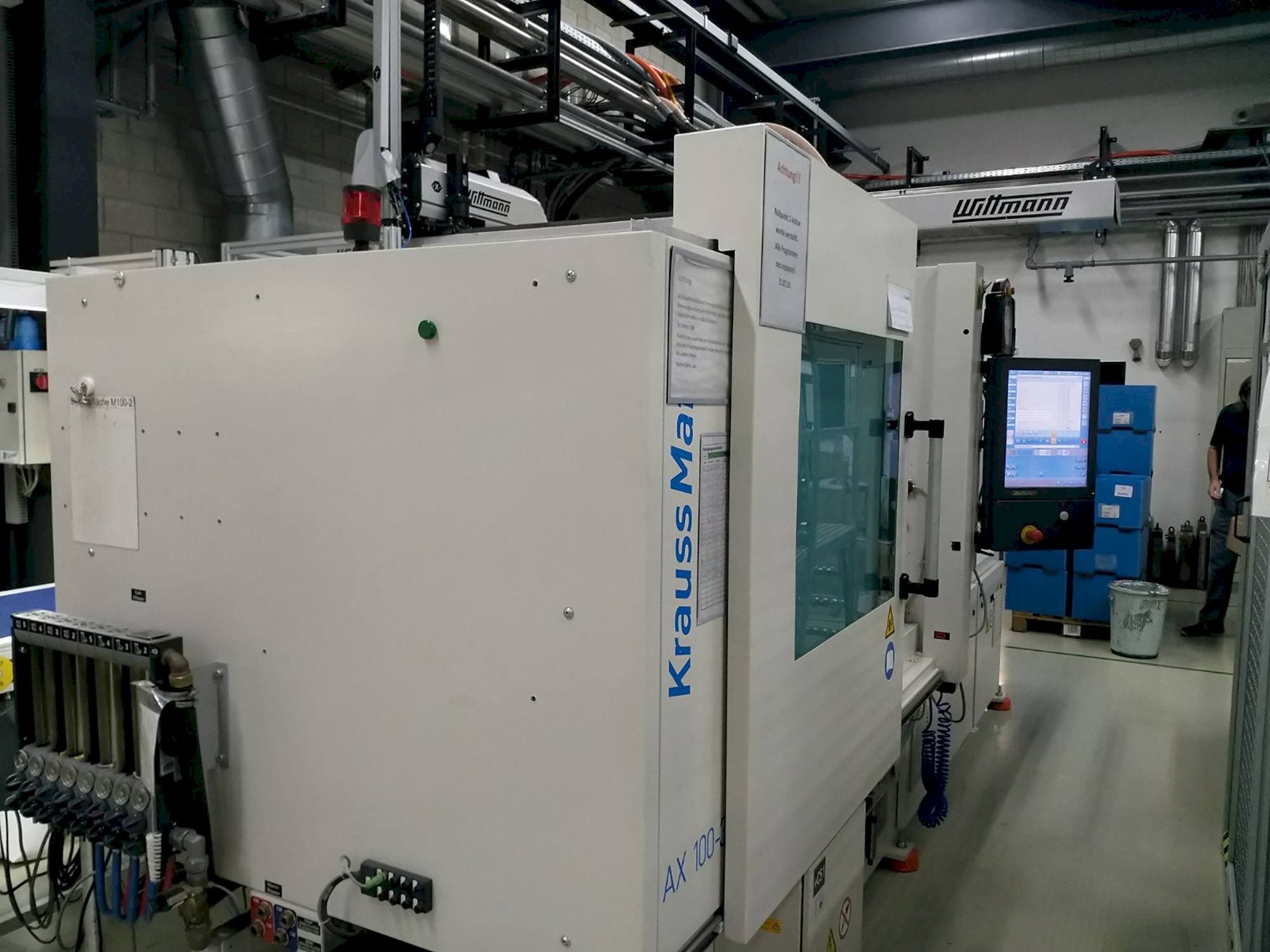 Koneen  Krauss Maffei 100-380 AX etunäkymä