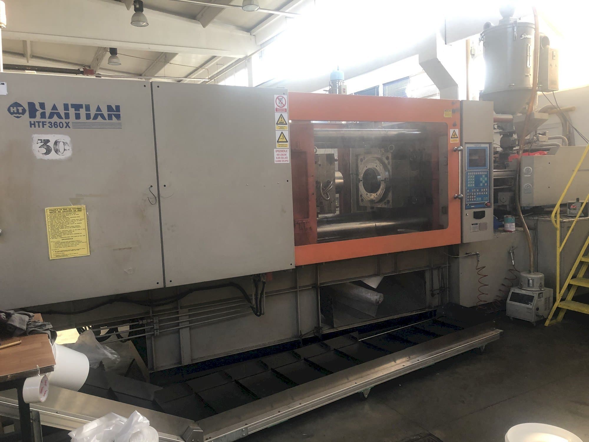 Koneen  HAITIAN HTF 360X etunäkymä