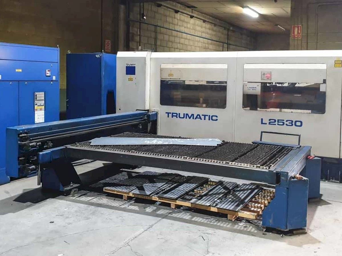 Koneen  Trumpf Trumatic L2530 etunäkymä