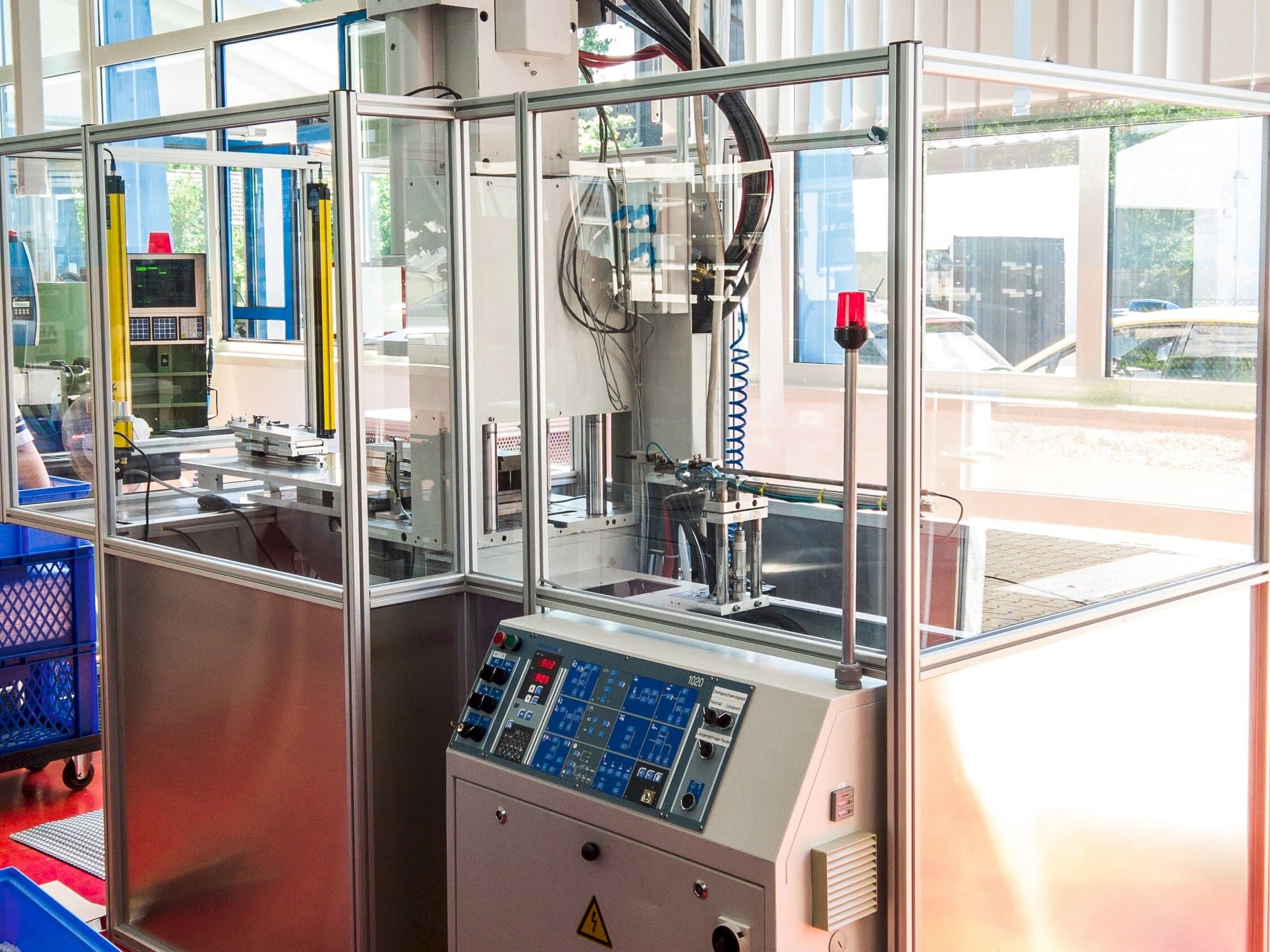 Koneen  Battenfeld PLUS 250V50 etunäkymä