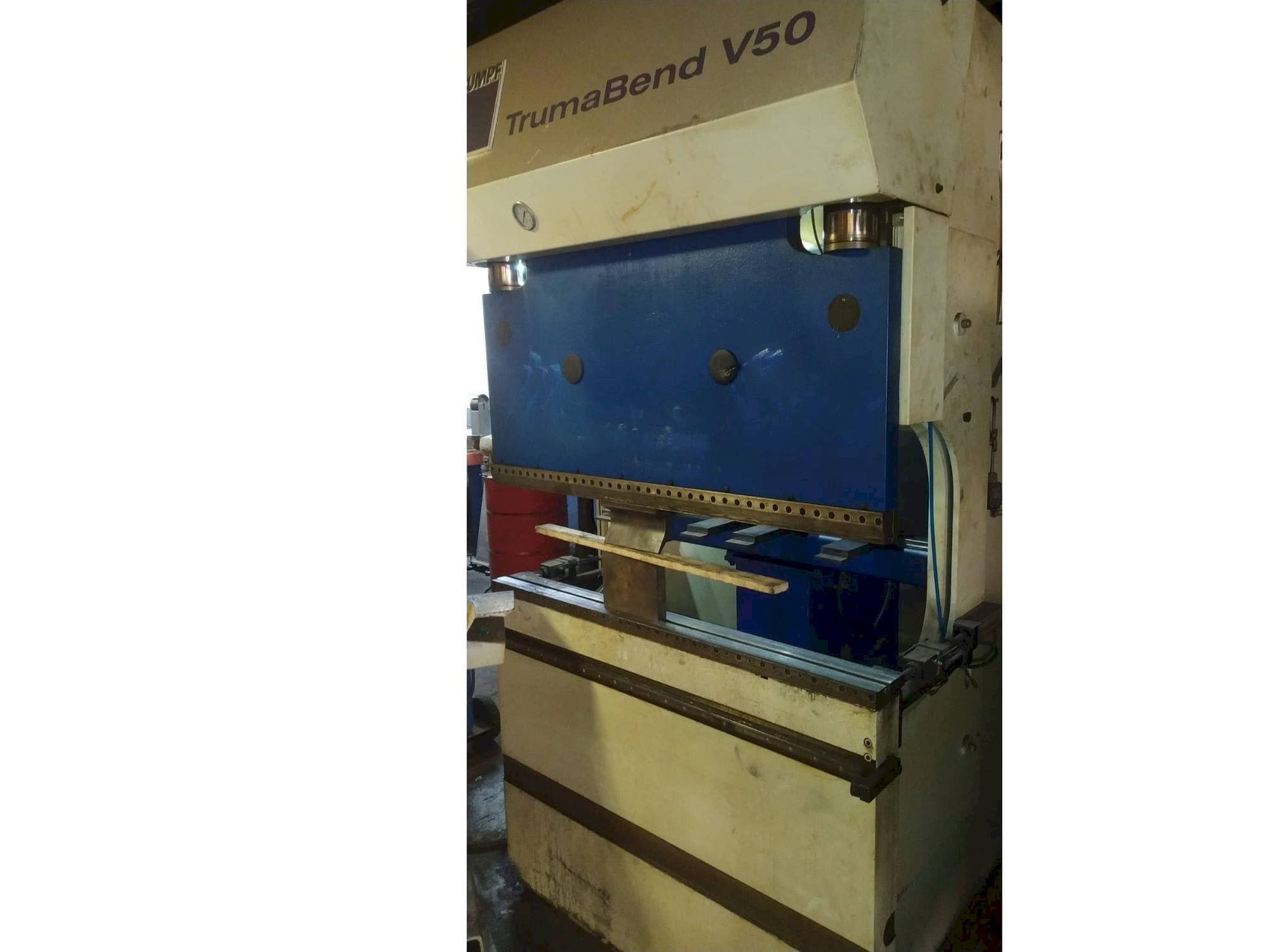 Koneen  Trumpf TrumaBend V50 etunäkymä