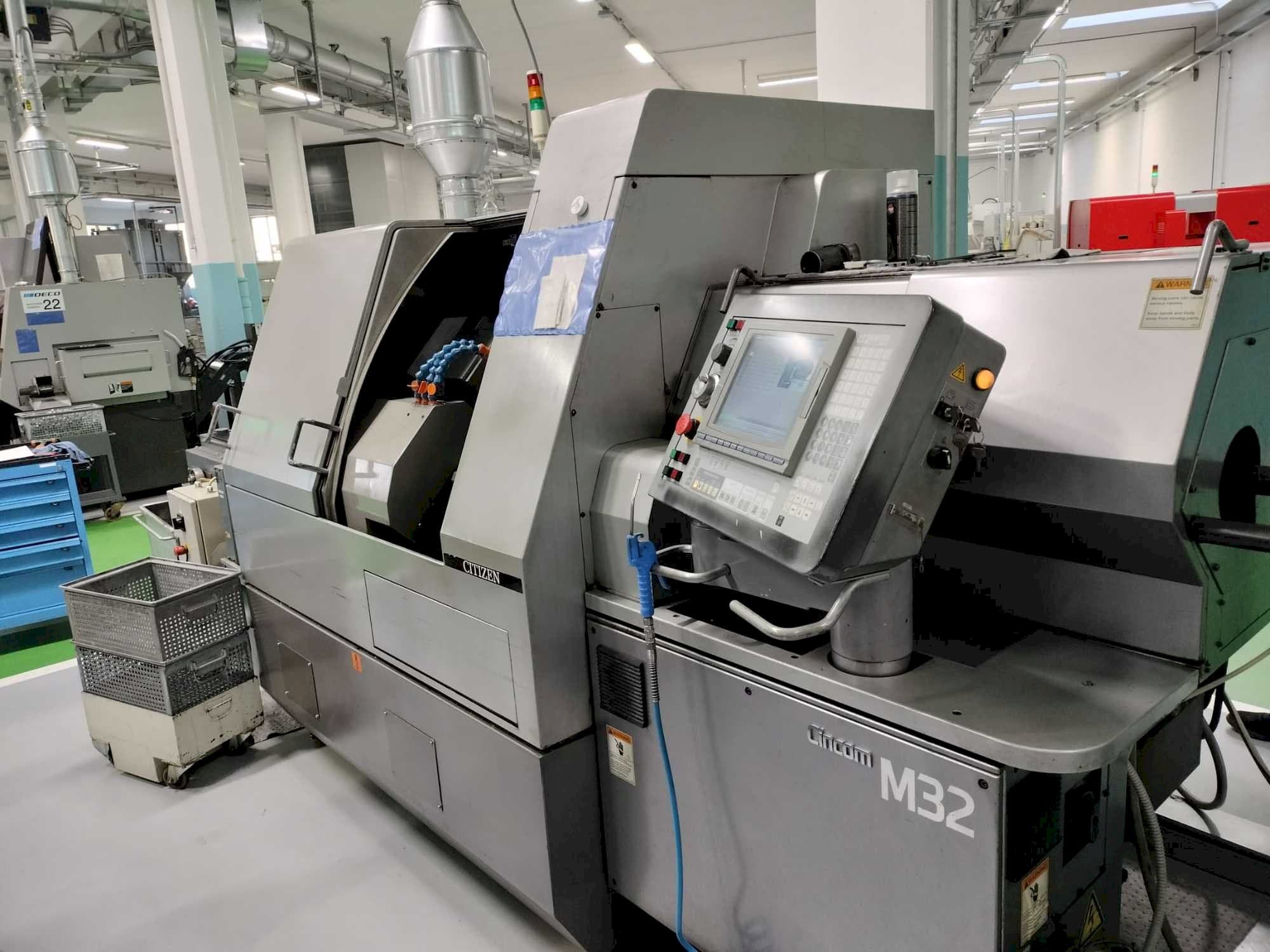 Koneen  Citizen CINCOM M32V etunäkymä