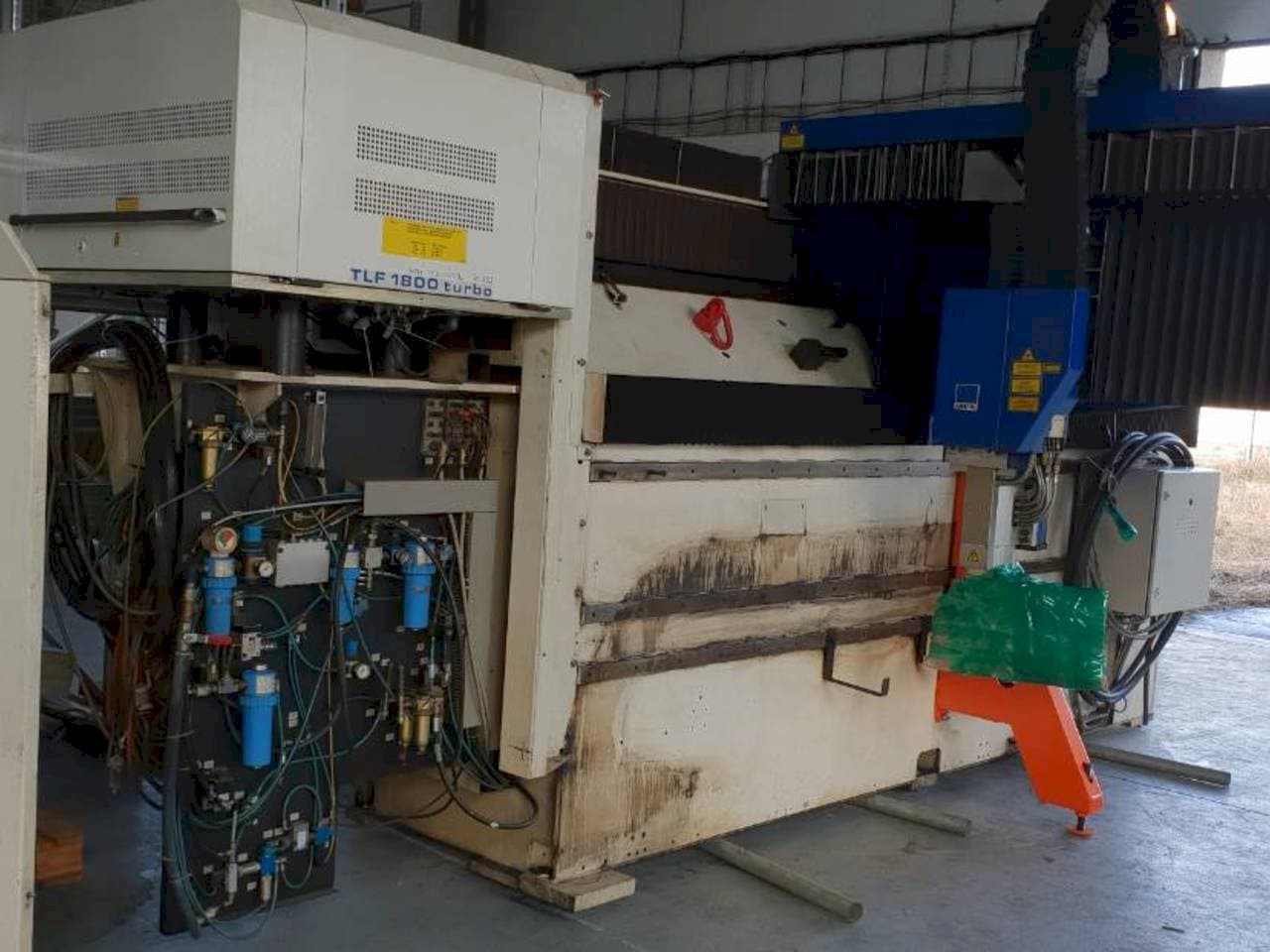 Koneen  Trumpf Lasercell TLC 1005 etunäkymä