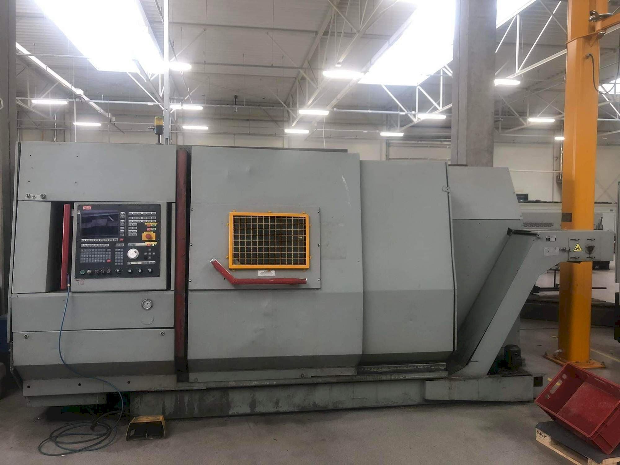 Koneen  TRAUB TNA600 etunäkymä