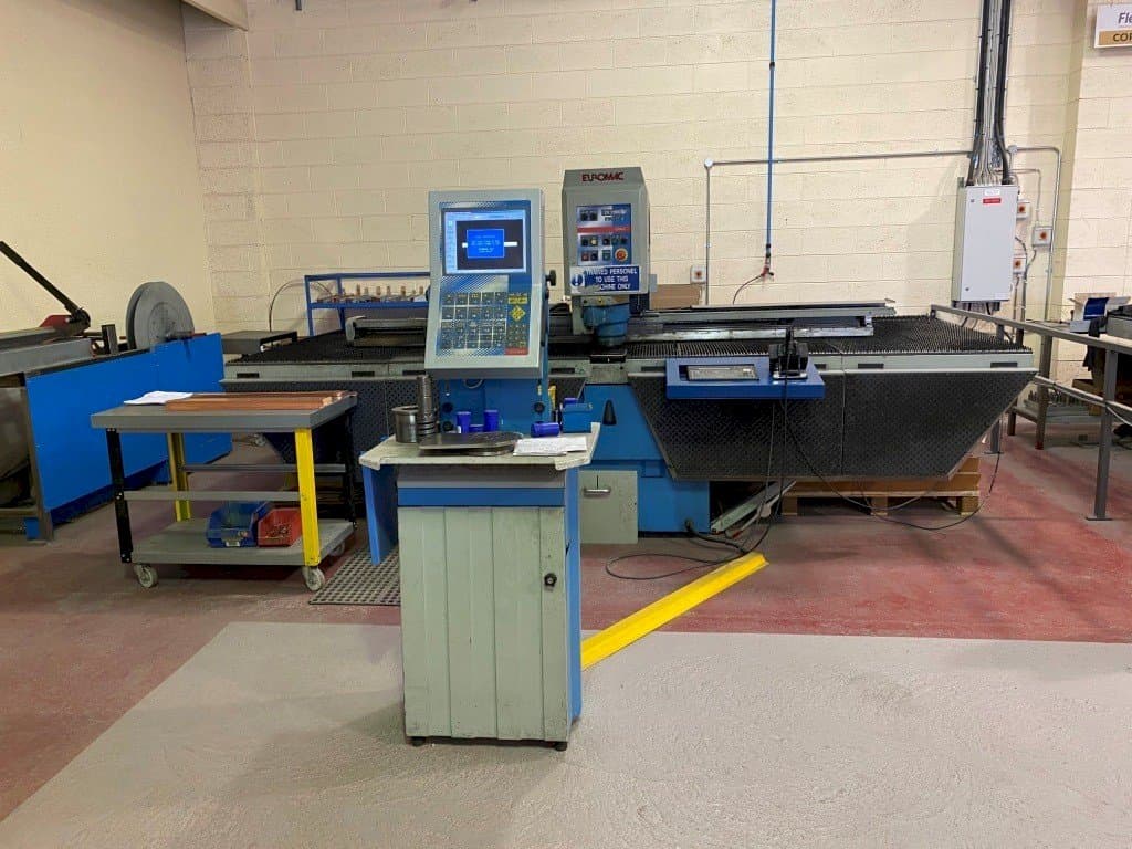 Koneen  Euromac ZX 1250/30 etunäkymä