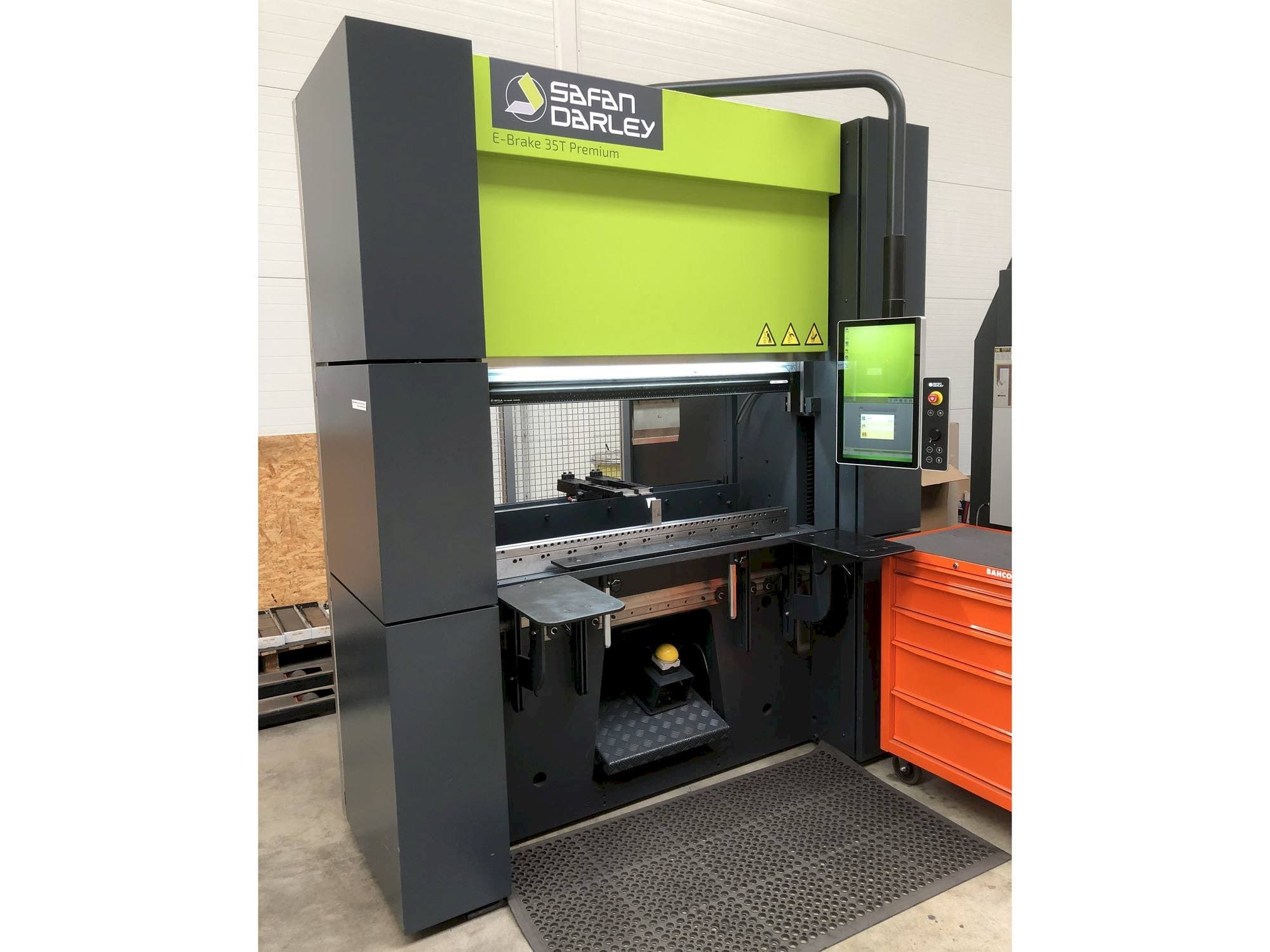 Koneen  Safan Darley E-Brake 35T Premium etunäkymä