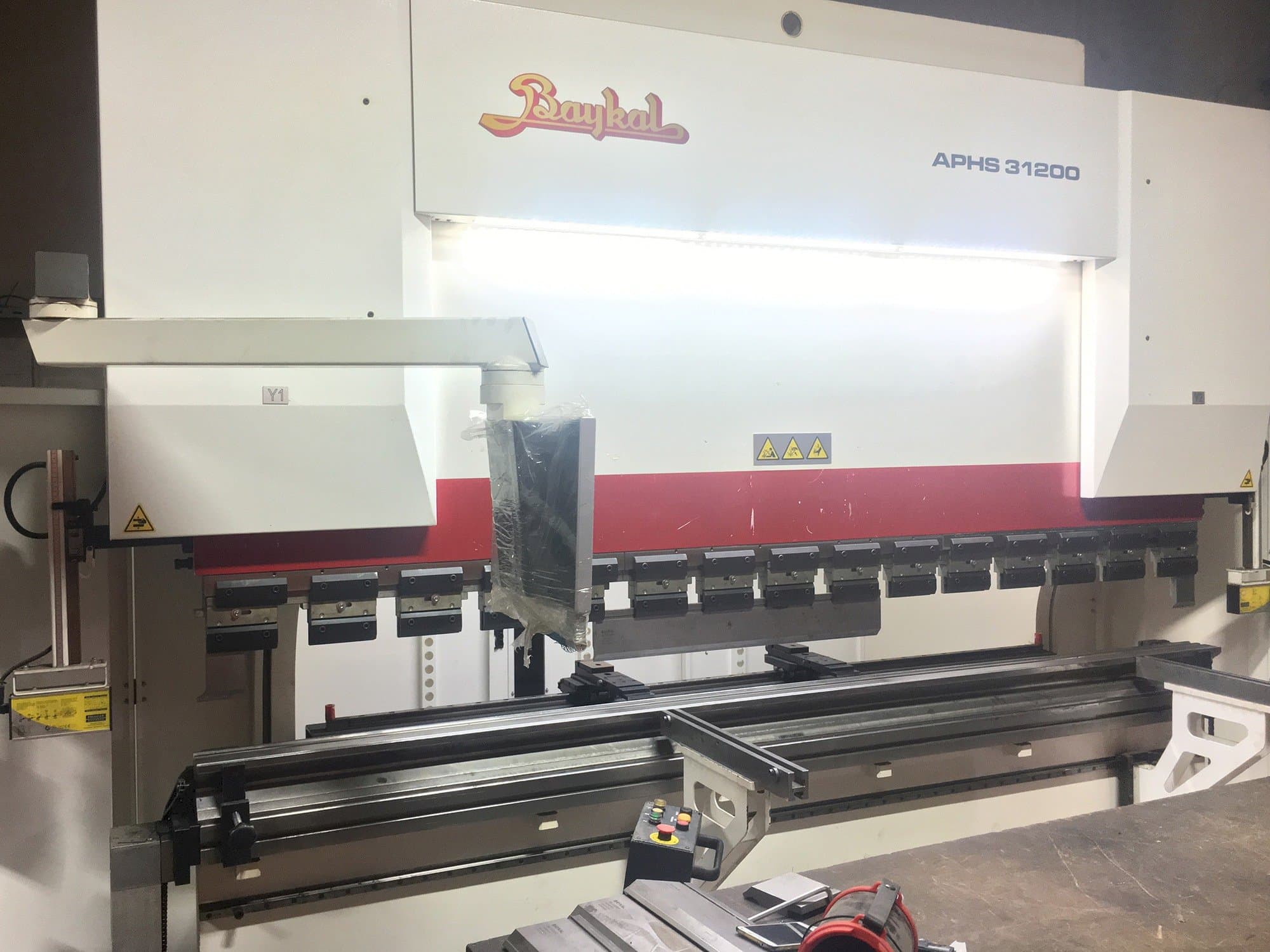 Koneen  Baykal APHS 31200 etunäkymä