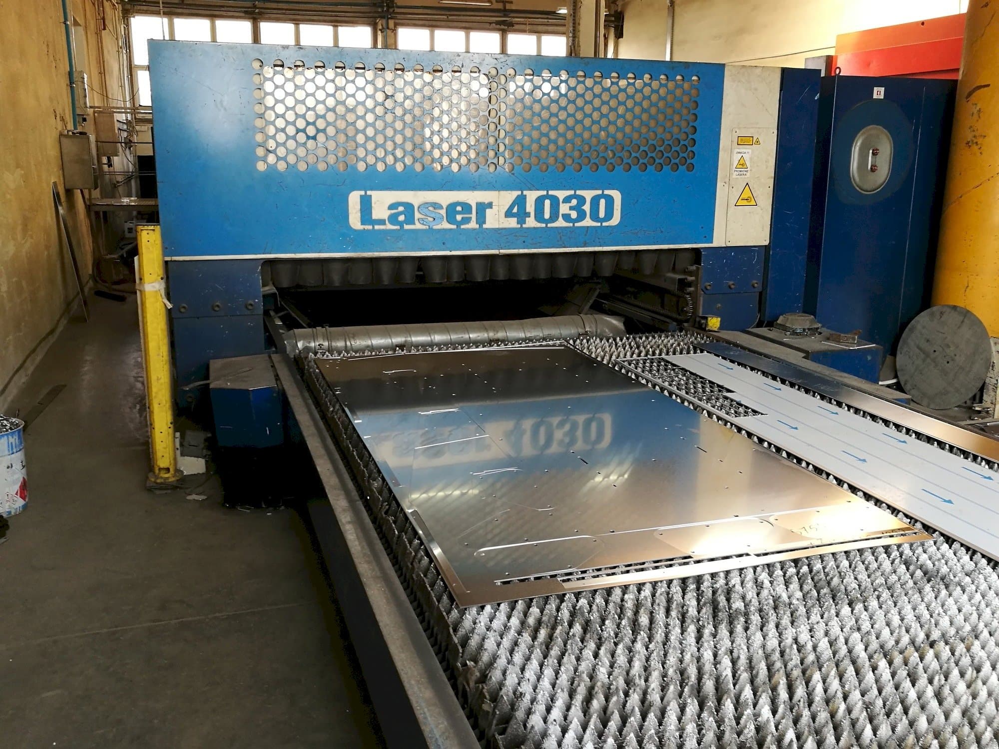 Koneen  Trumpf Trumatic L4030 etunäkymä