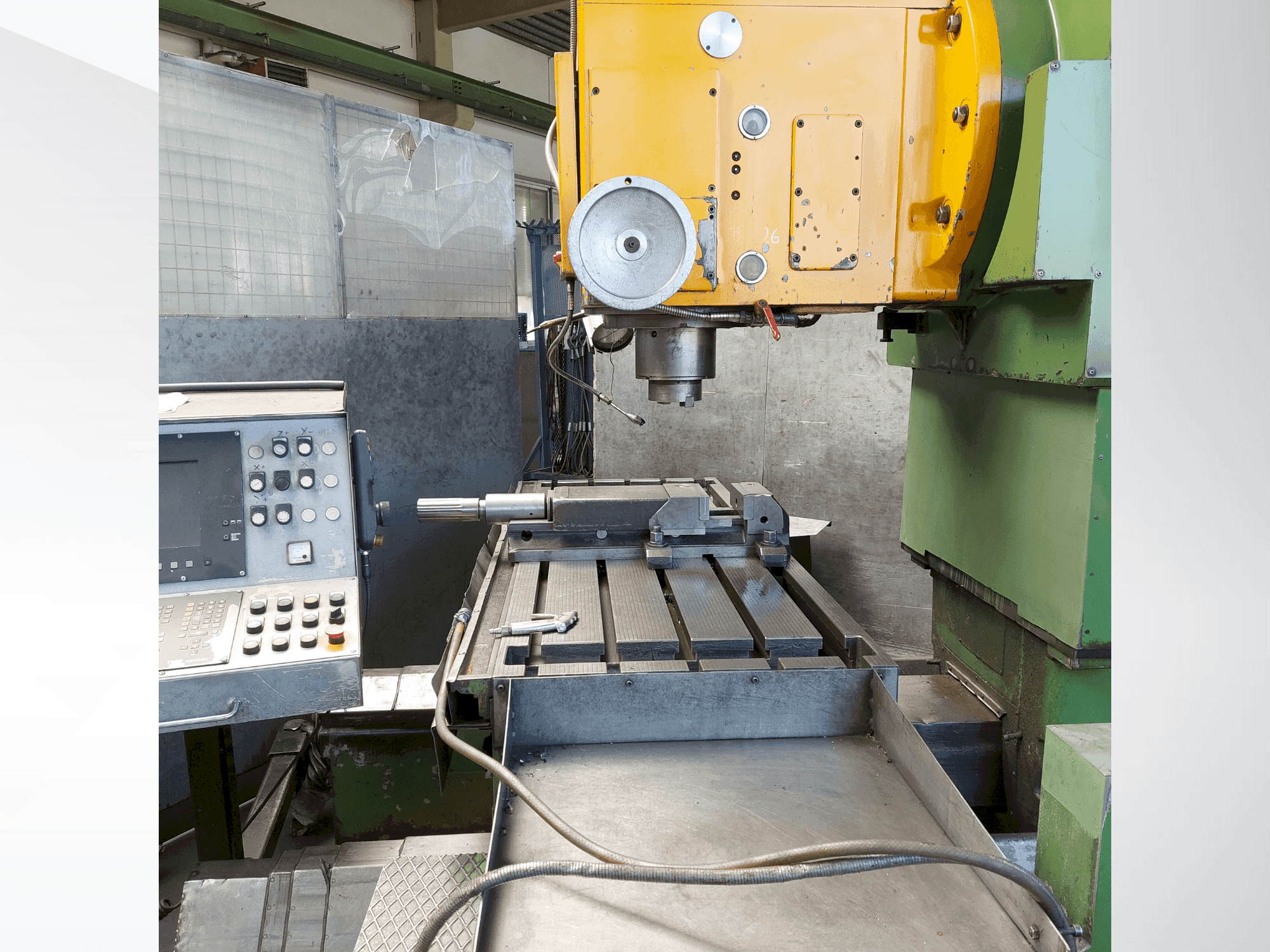 Koneen  Droop & Rein FS 110 työskentelytila