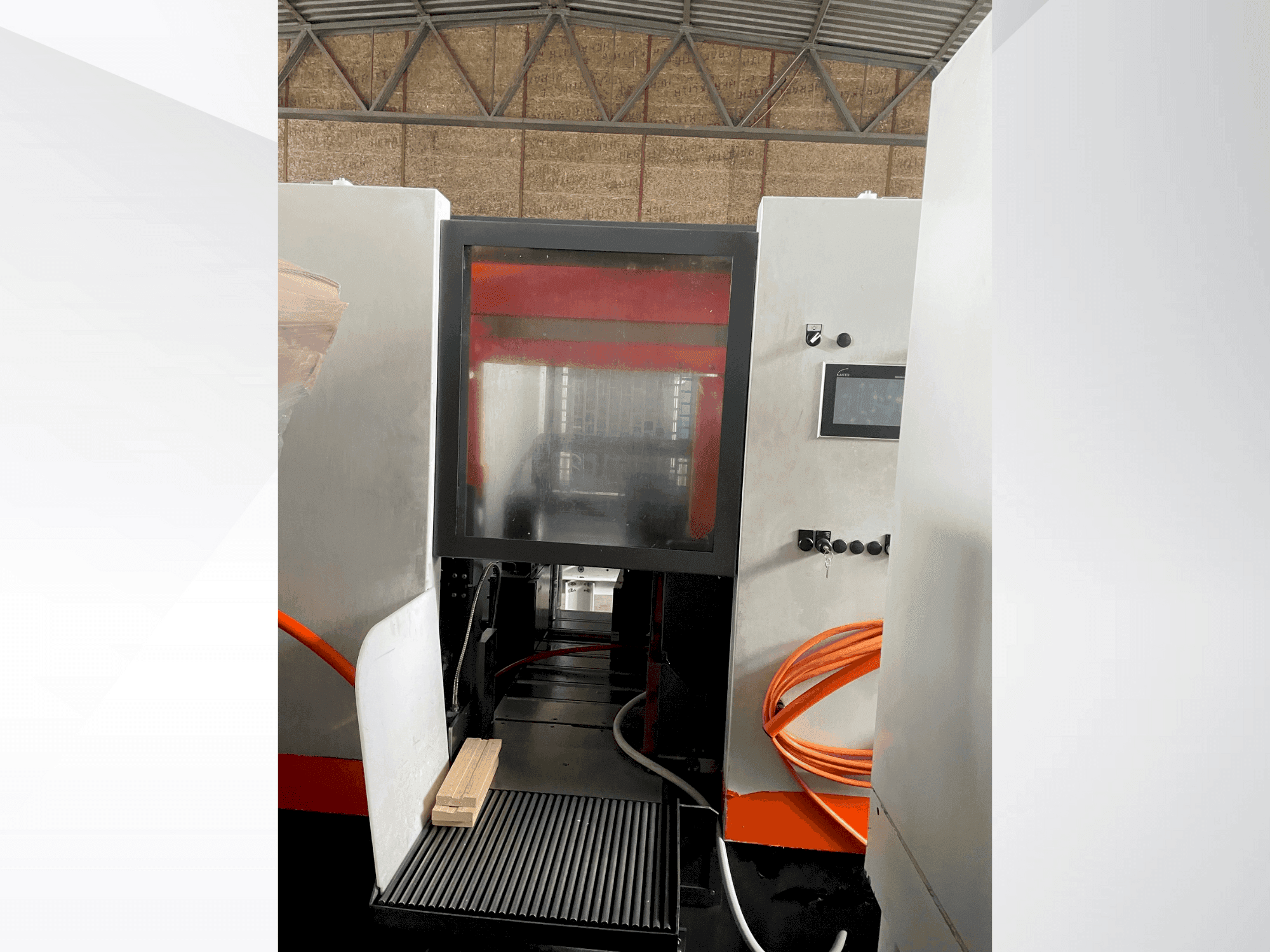 Koneen  KASTO WIN A4.6 etunäkymä