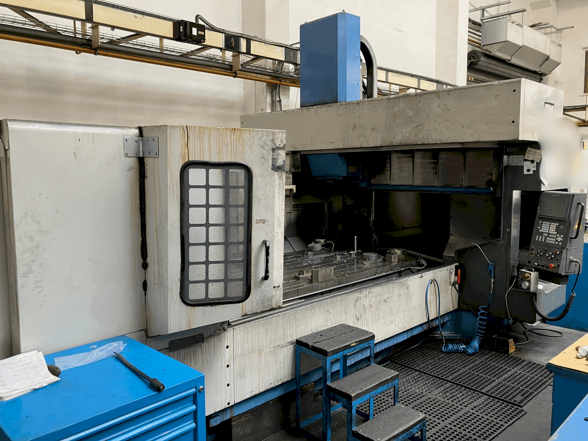 Koneen  Mazak FJV 60/120 etunäkymä