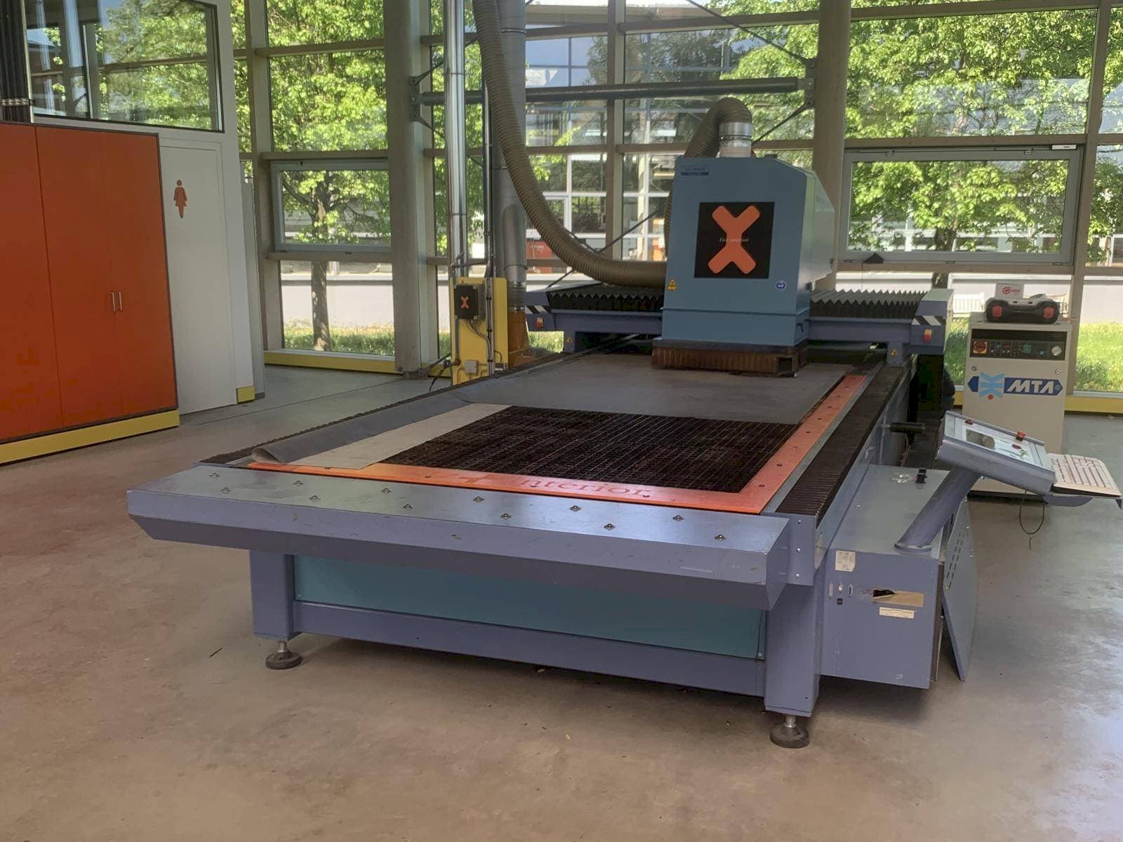 Koneen  SEI X-TYPE etunäkymä