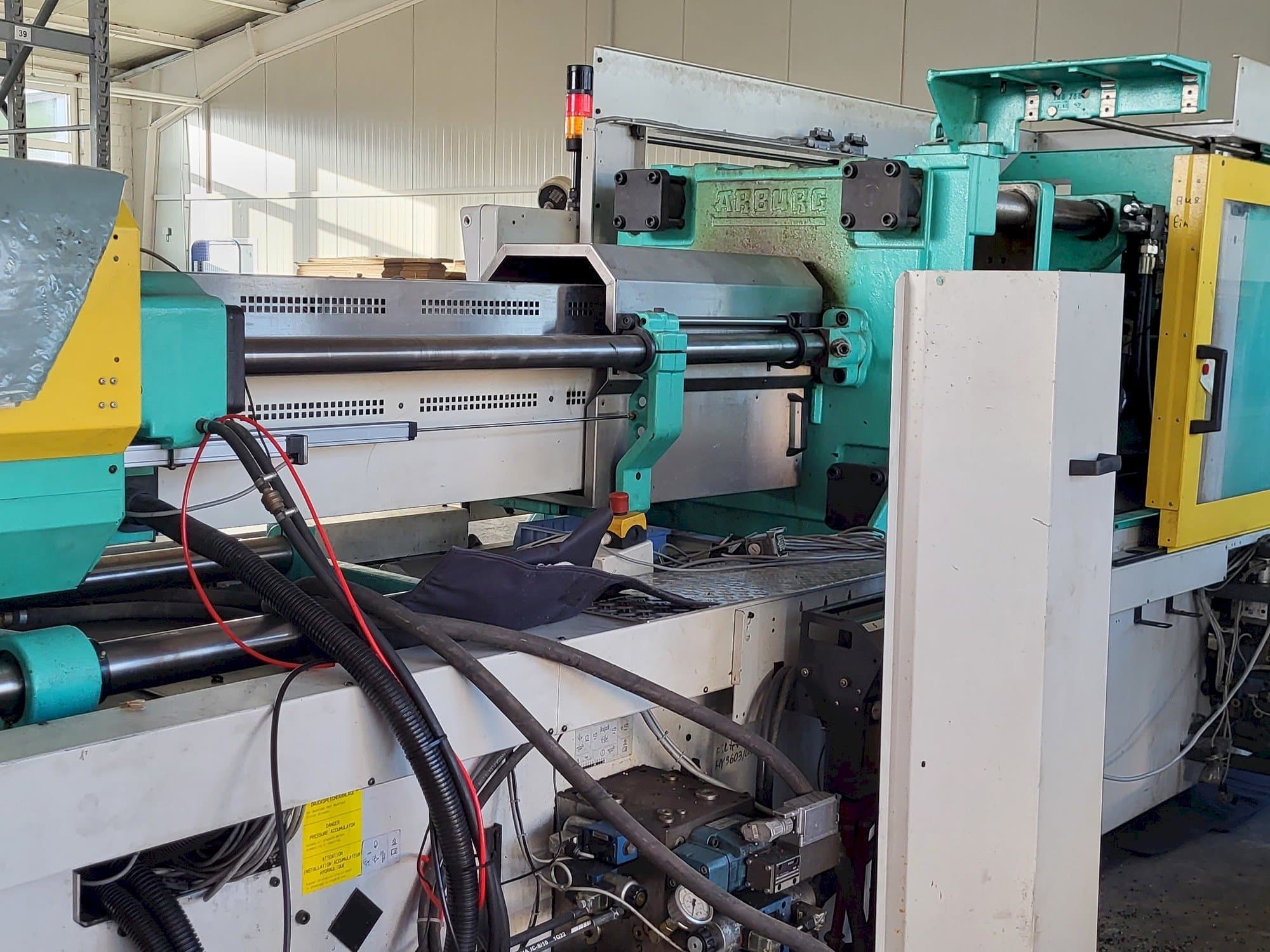 Koneen  Arburg Allrounder Centex 570C2200-1300 vasen näkymä