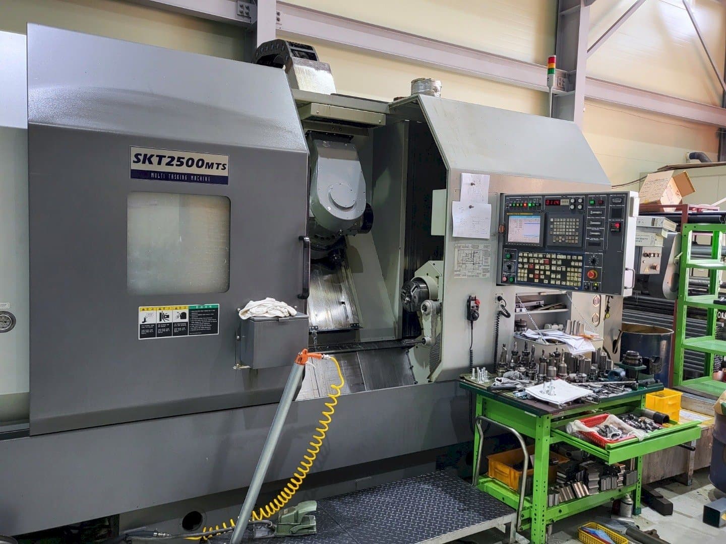 Koneen  Hyundai Wia SKT2500MTS etunäkymä