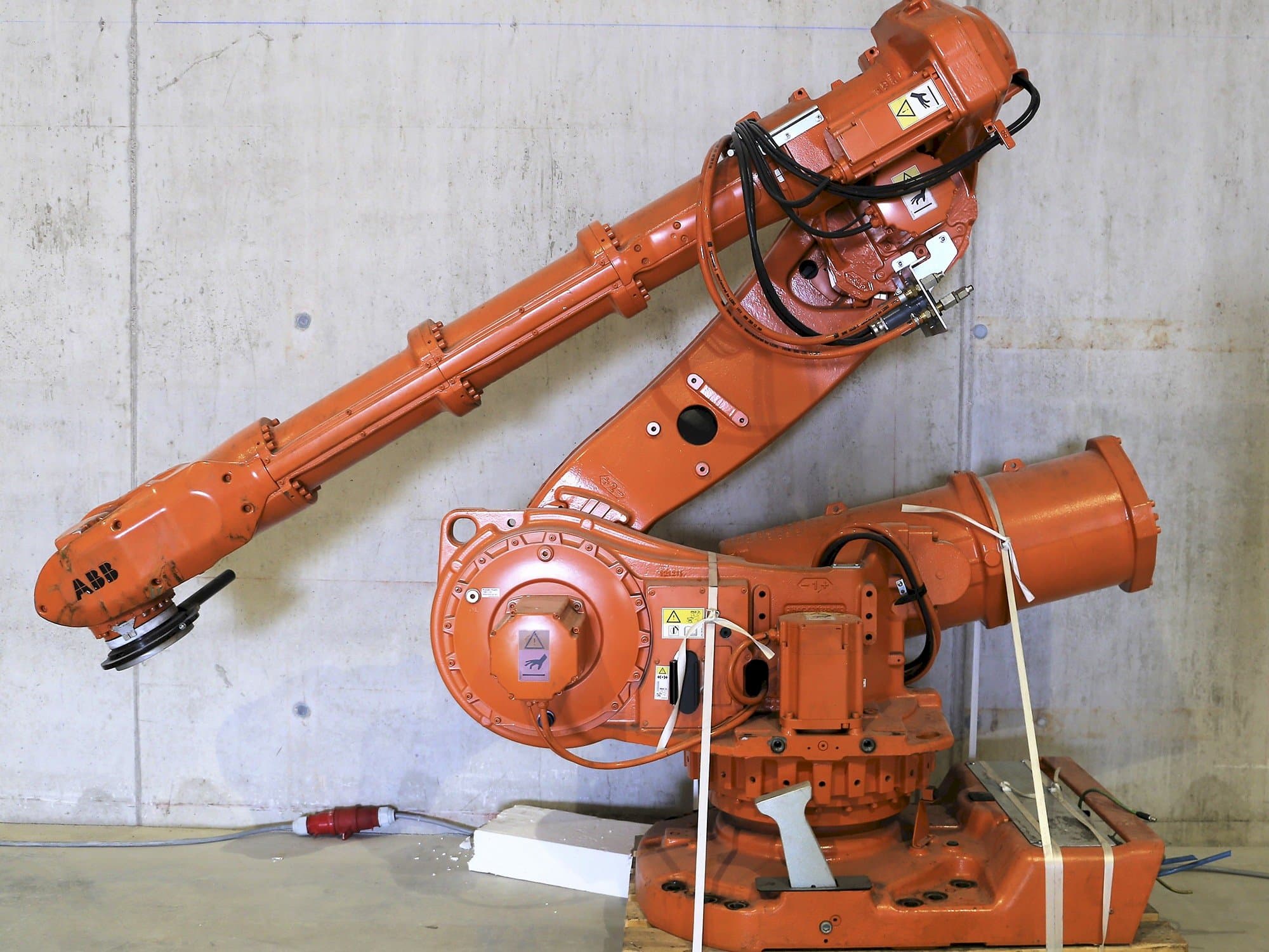 Koneen ABB etunäkymä 6650