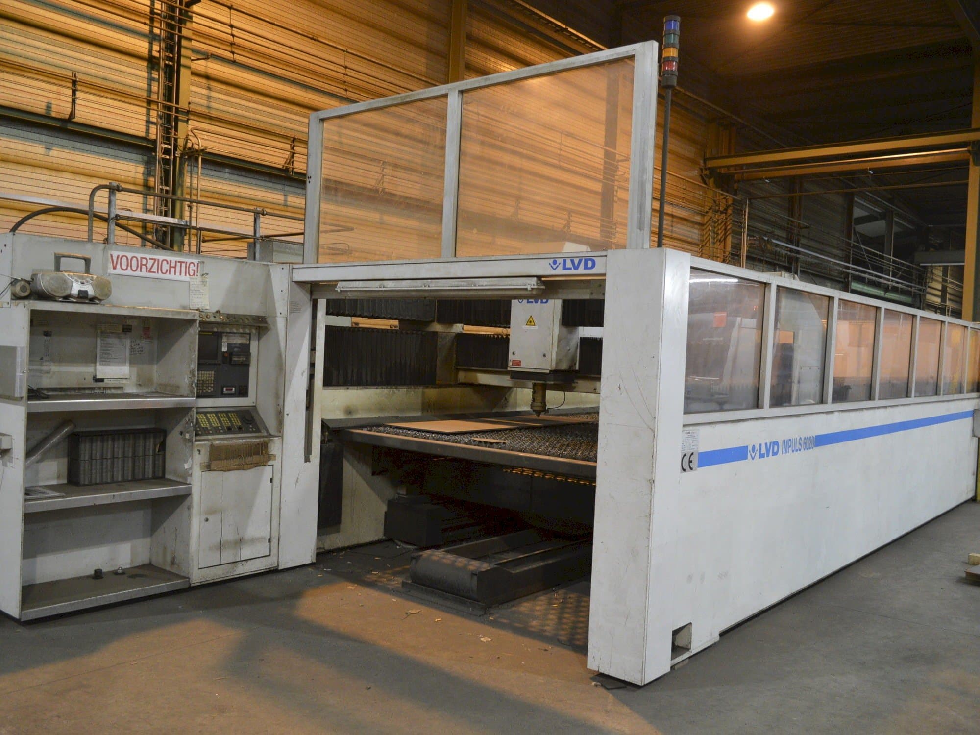 Koneen  LVD IMPULS 6020 etunäkymä