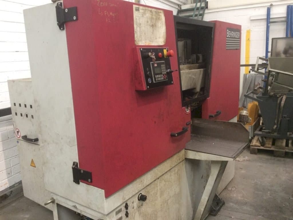 Koneen  Behringer HBE261 A etunäkymä