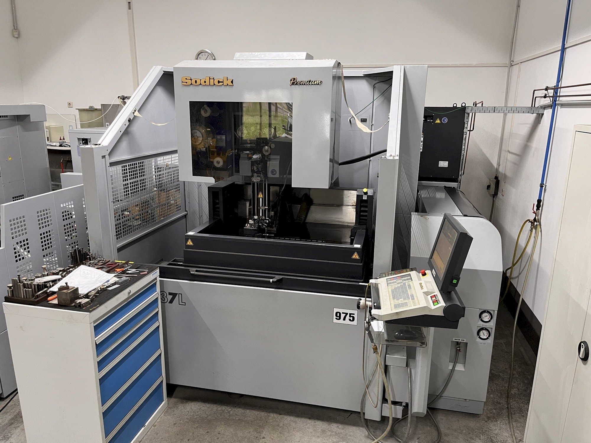 Koneen  Sodick AQ537L etunäkymä