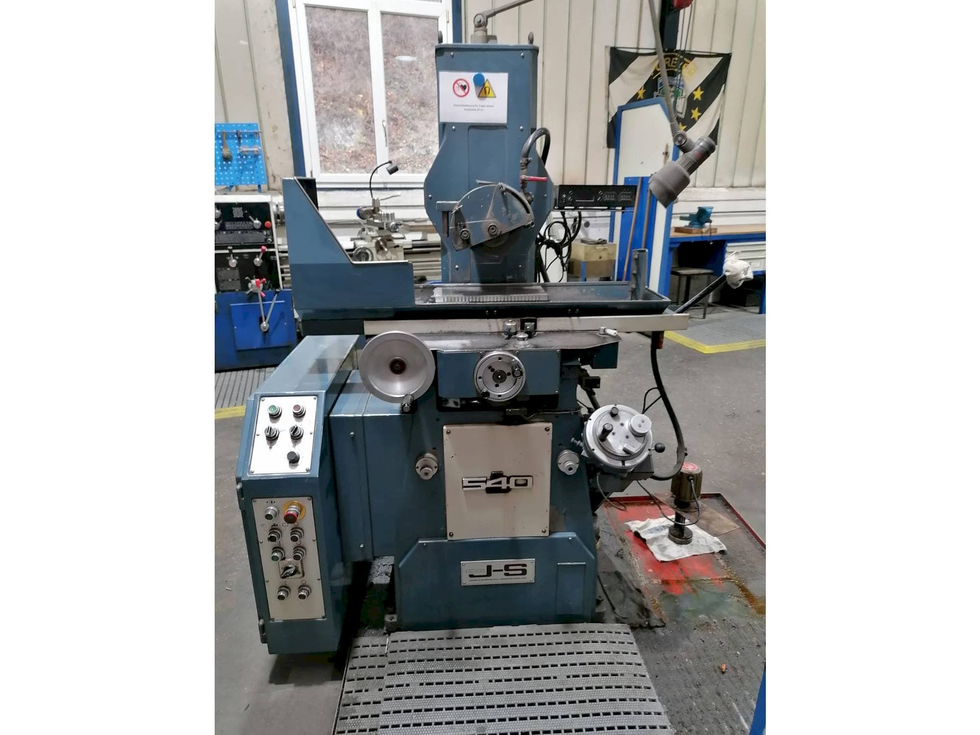 Koneen  Jones & Shipman 540 etunäkymä