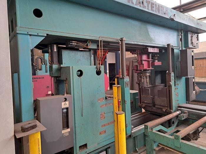 Koneen  KALTENBACH KDX5 1015 vasemman sivun näkymä